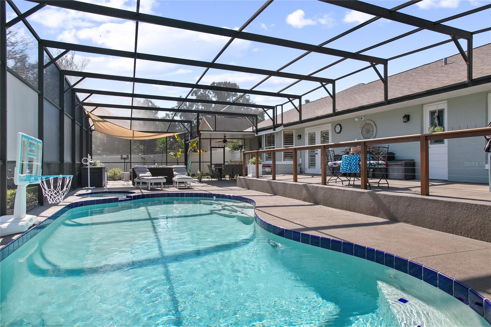 Image 2 of 44 For 872 Arawana Drive