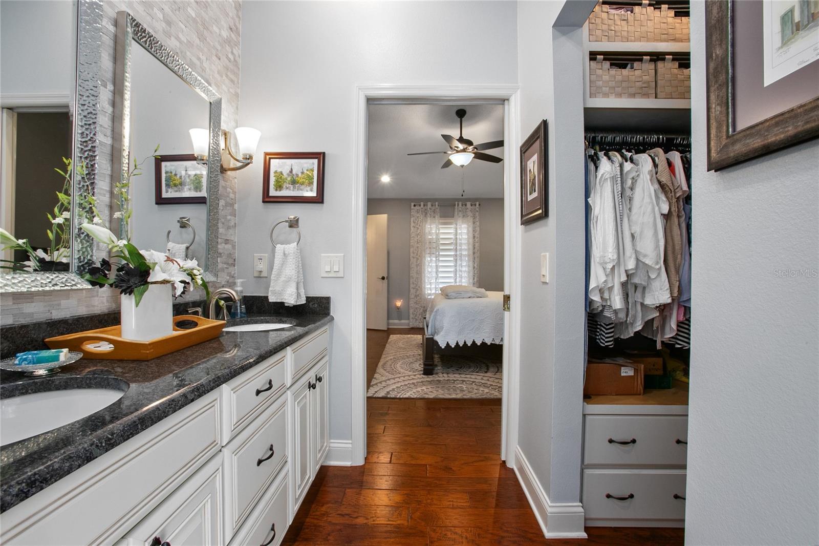 Image 23 of 44 For 872 Arawana Drive