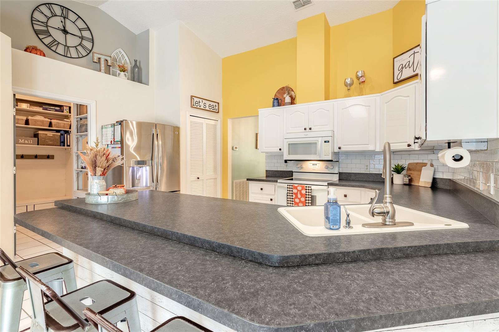 Image 11 of 47 For 431 Secluded Oaks Trail