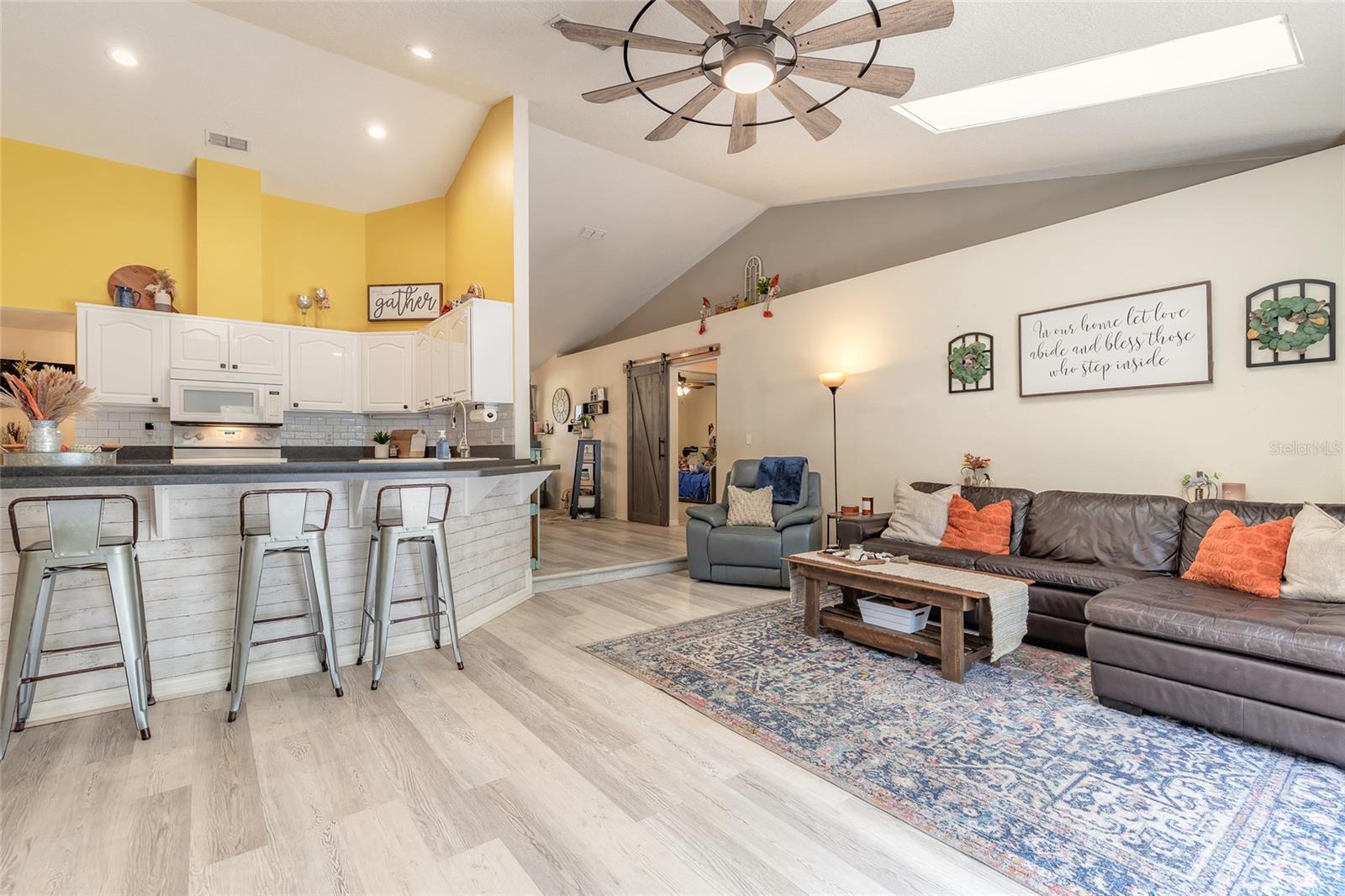 Image 16 of 47 For 431 Secluded Oaks Trail