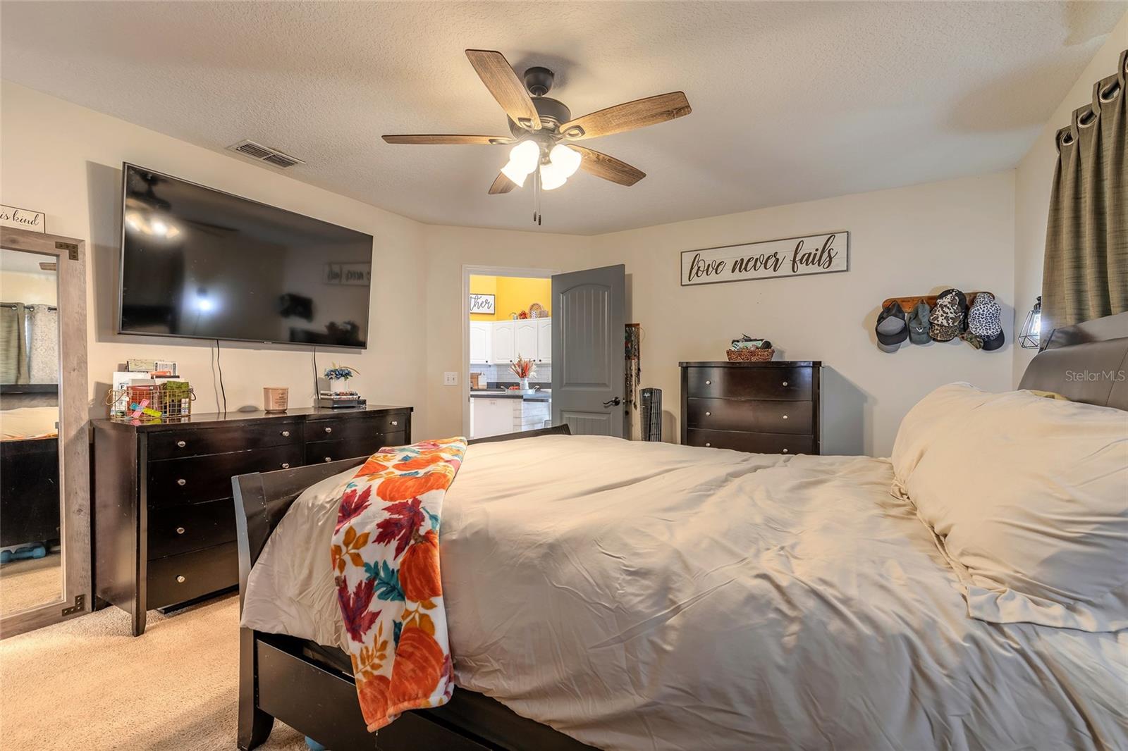 Image 21 of 47 For 431 Secluded Oaks Trail