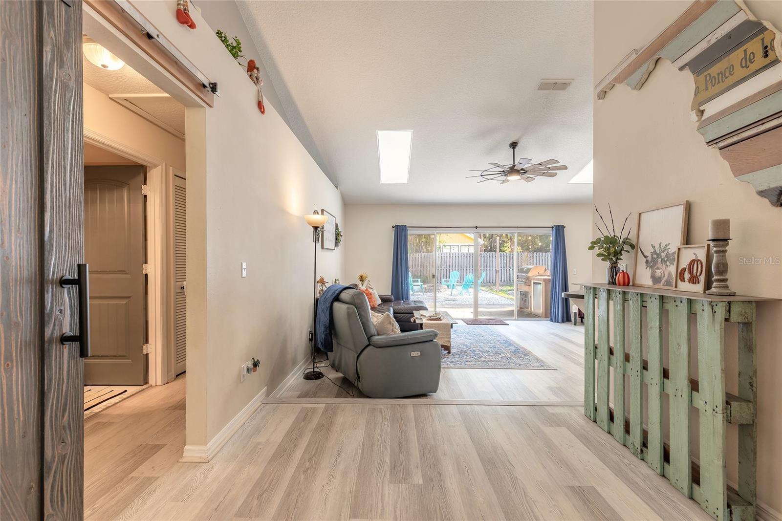 Image 25 of 47 For 431 Secluded Oaks Trail