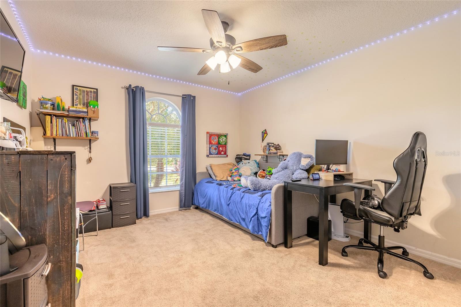 Image 29 of 47 For 431 Secluded Oaks Trail