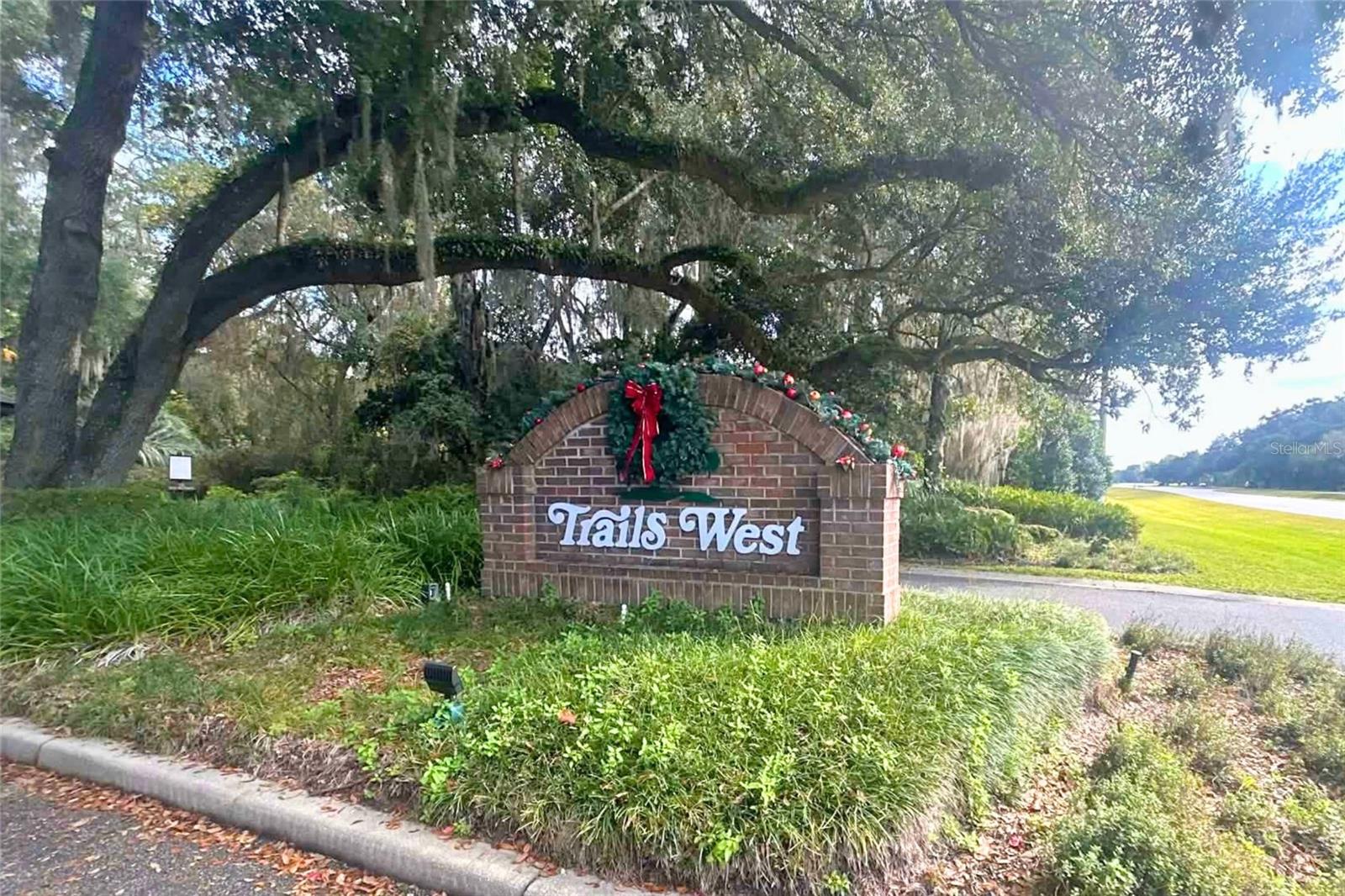 Image 31 of 47 For 431 Secluded Oaks Trail