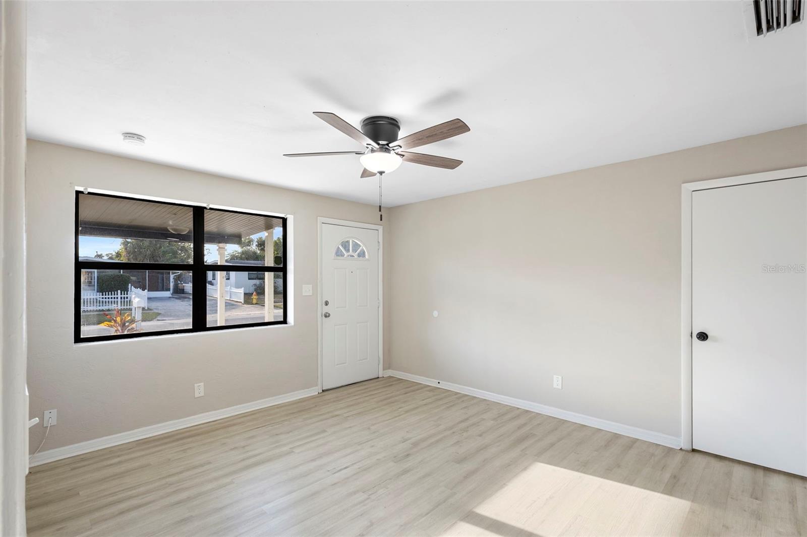 Image 11 of 35 For 813 Lewis Drive