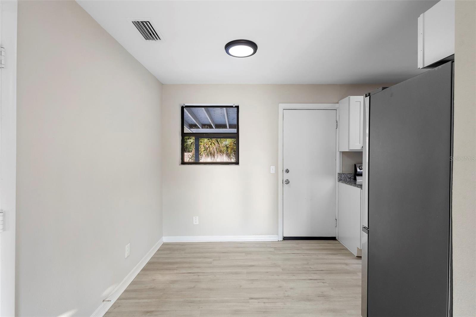 Image 14 of 35 For 813 Lewis Drive