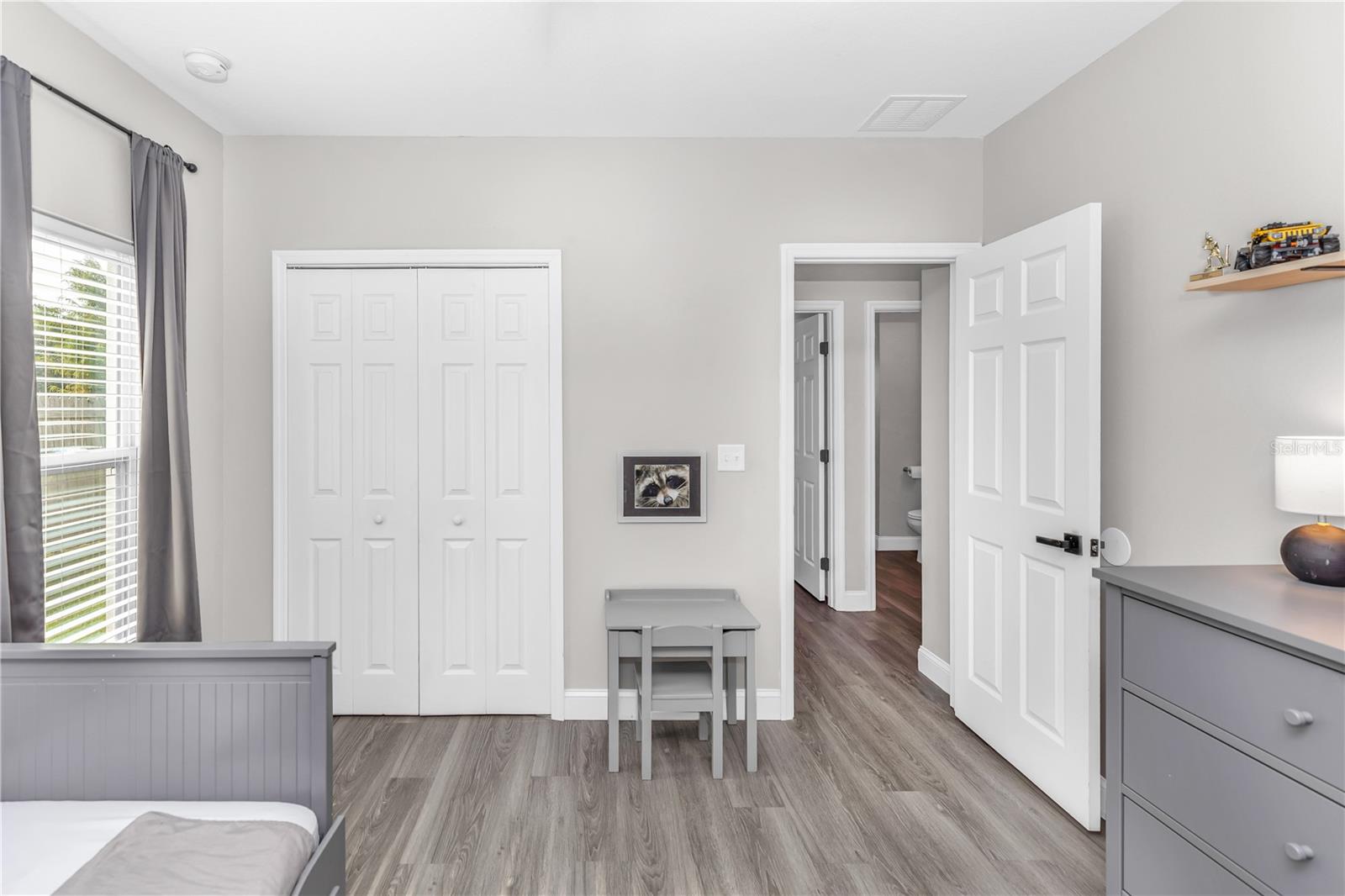 Image 21 of 33 For 1978 10th Avenue