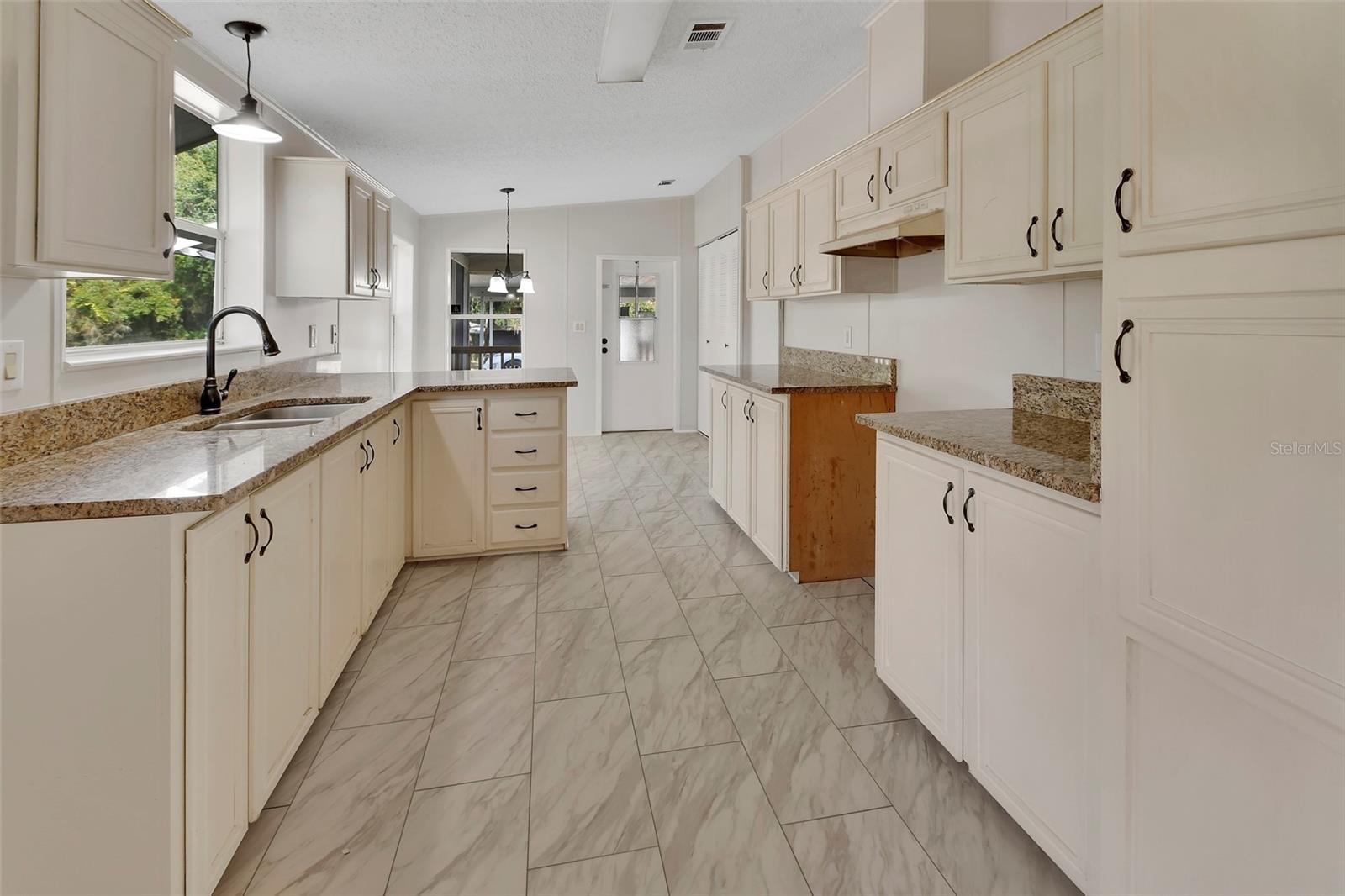 Image 14 of 46 For 112 Stallion Road