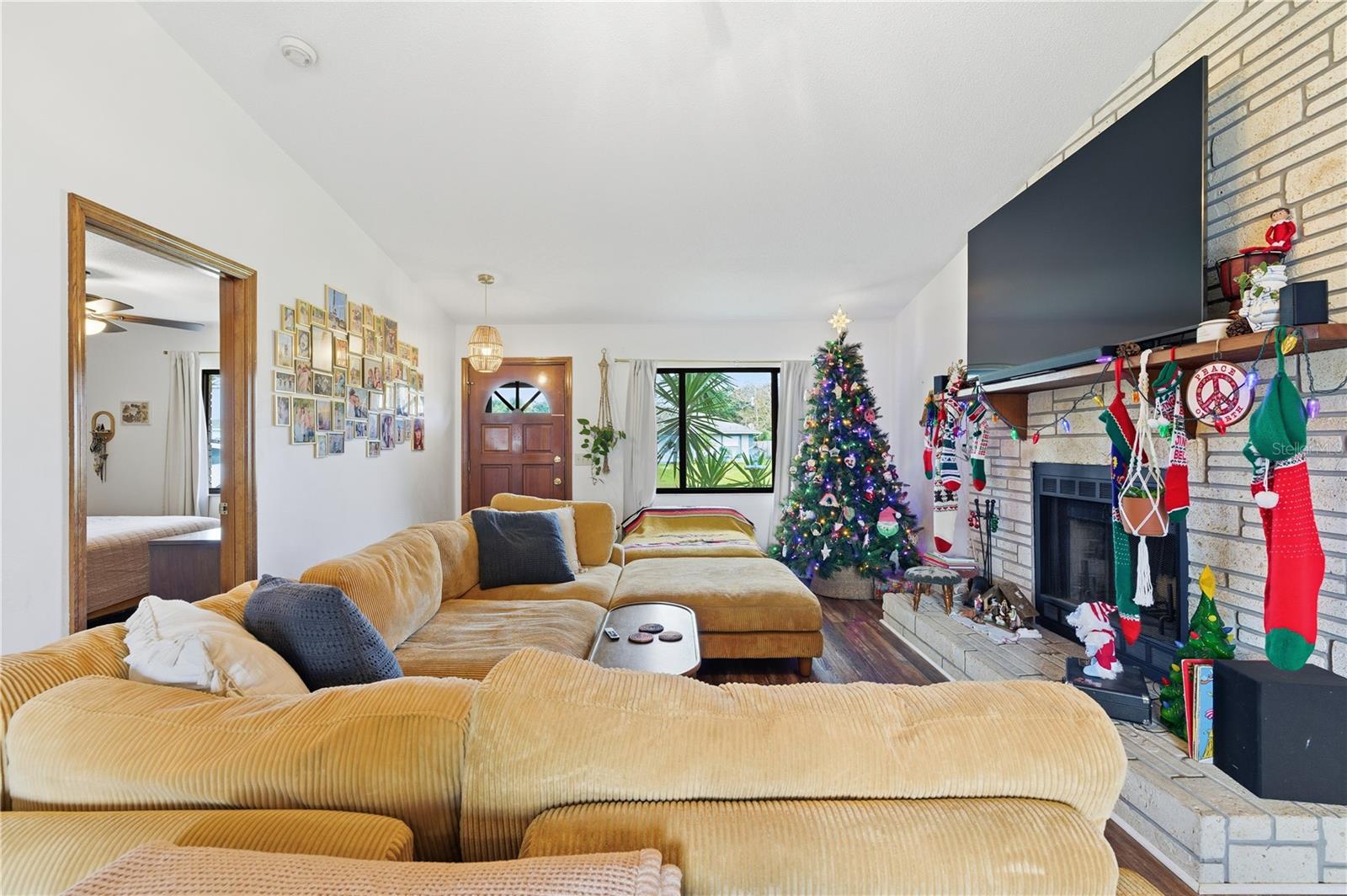 Image 10 of 28 For 3220 Queen Palm Drive