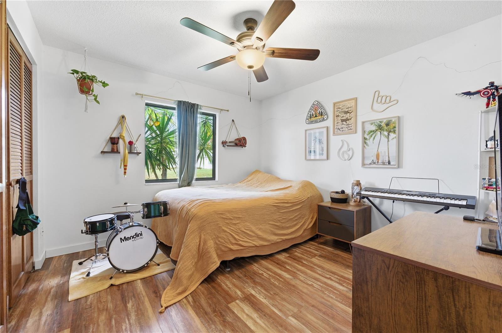 Image 20 of 28 For 3220 Queen Palm Drive