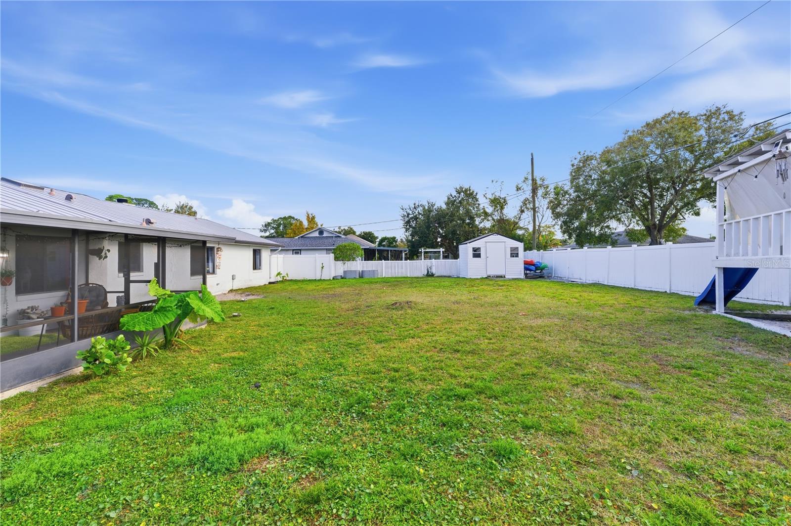 Image 24 of 28 For 3220 Queen Palm Drive