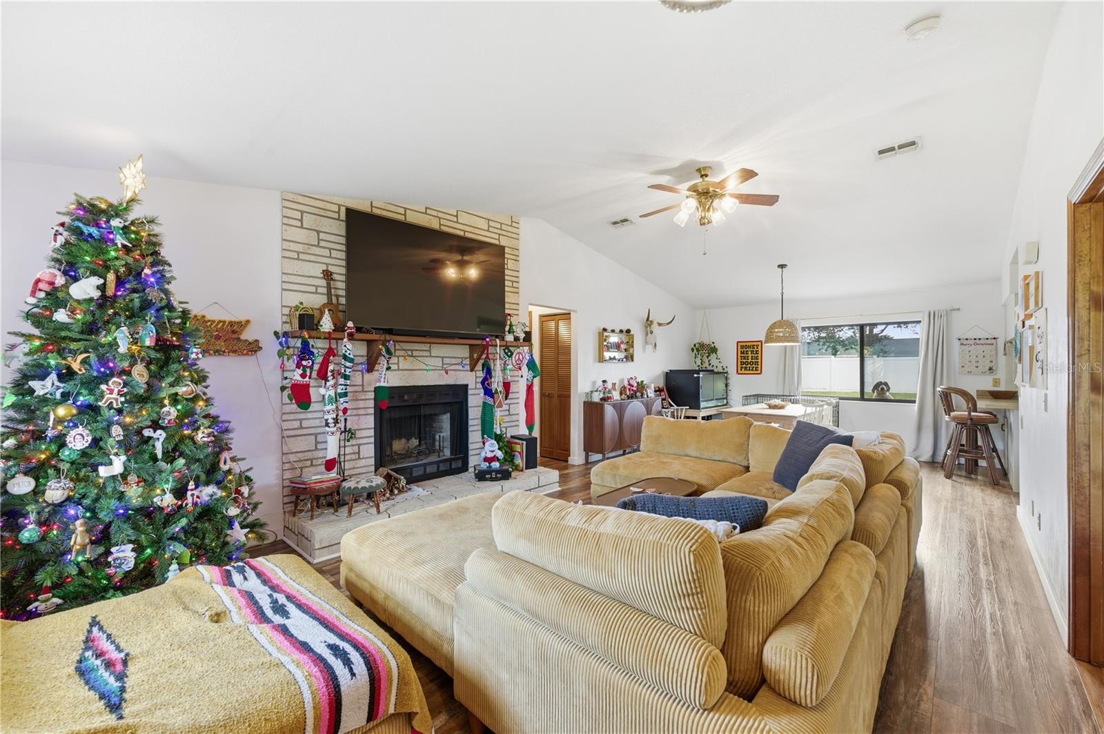 Image 4 of 28 For 3220 Queen Palm Drive