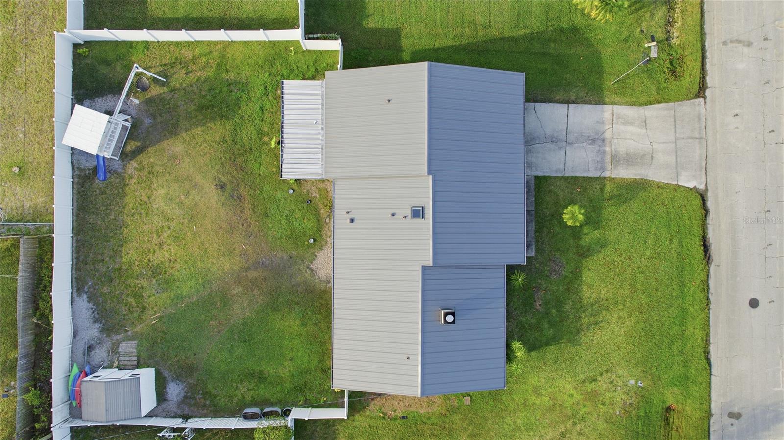 Image 5 of 28 For 3220 Queen Palm Drive