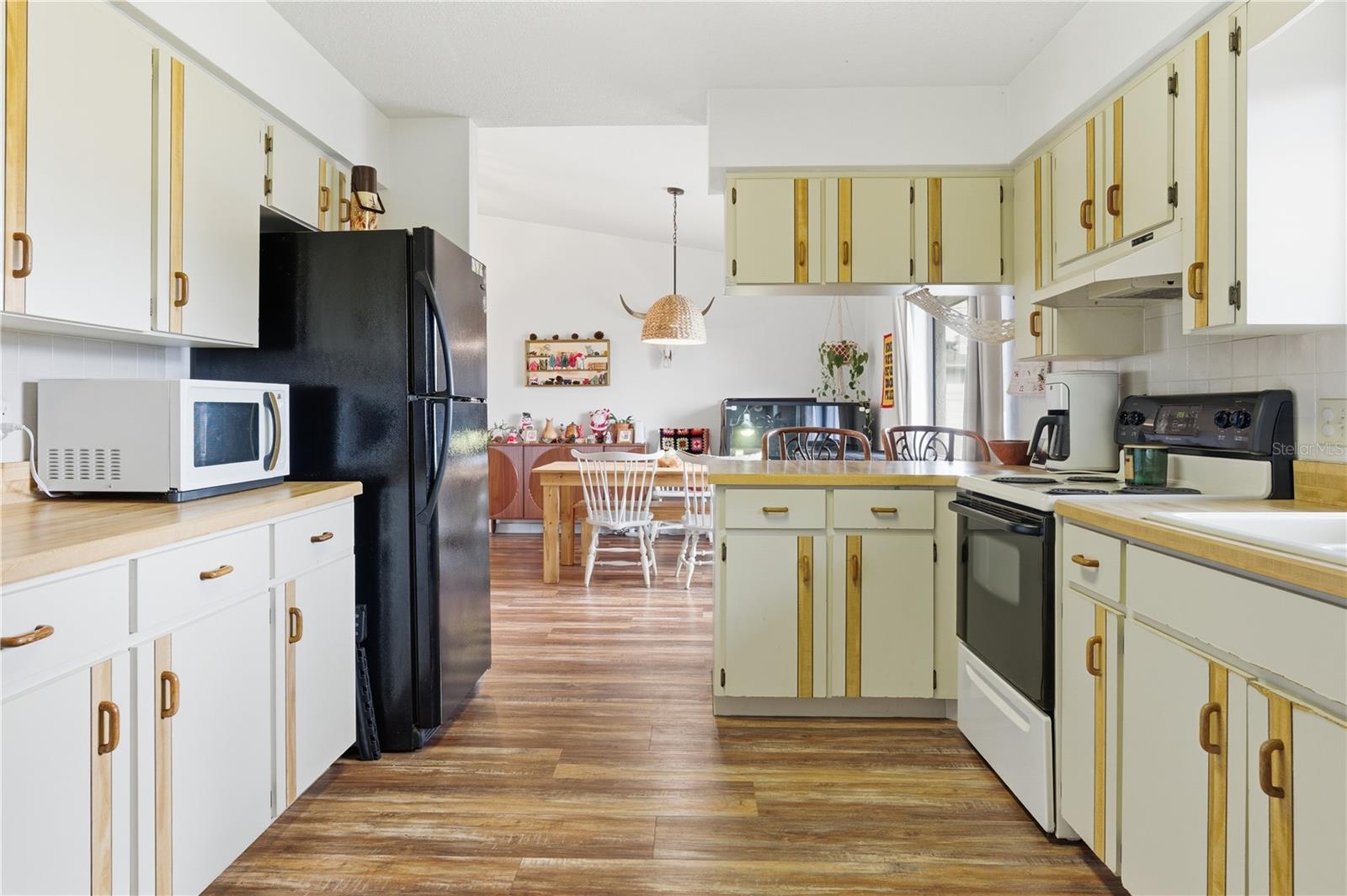 Image 7 of 28 For 3220 Queen Palm Drive