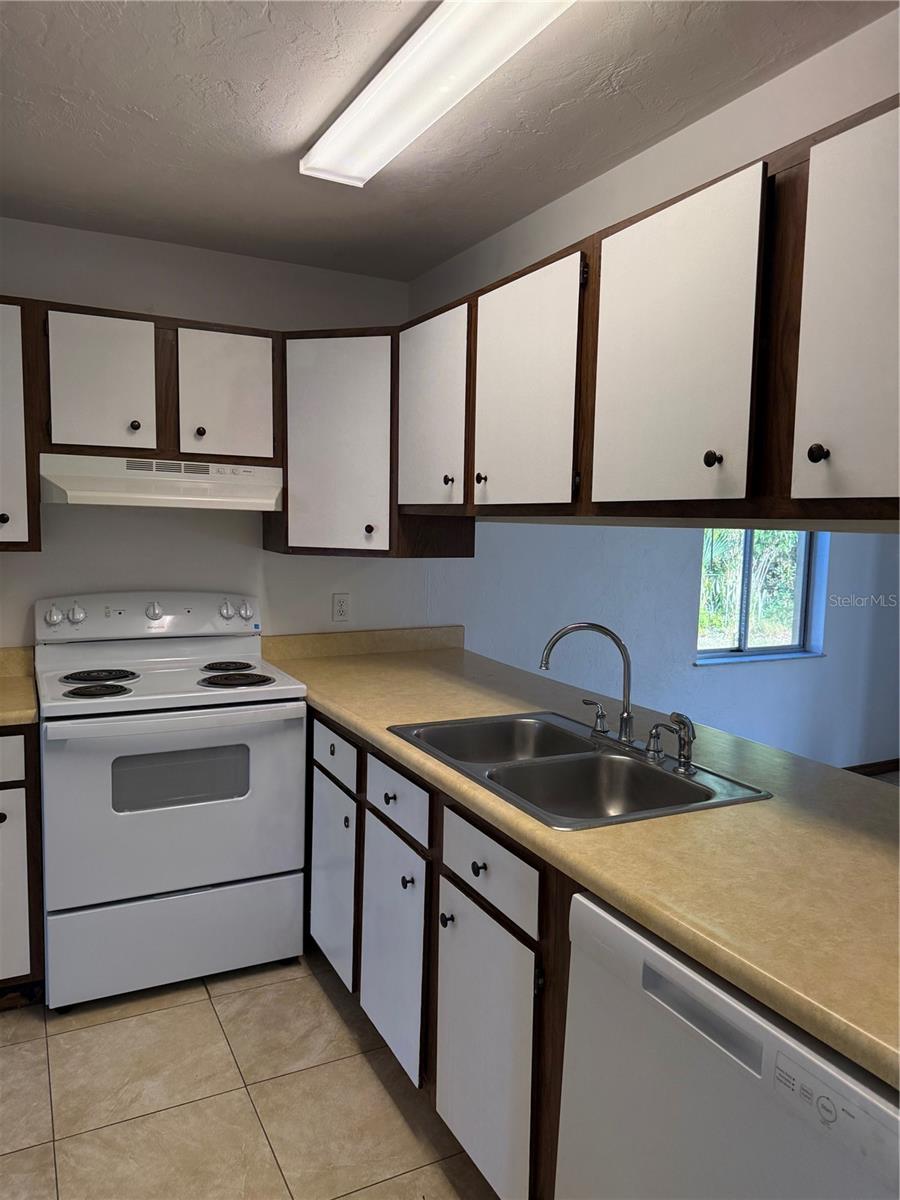 Image 11 of 36 For 1007 Marlboro Drive