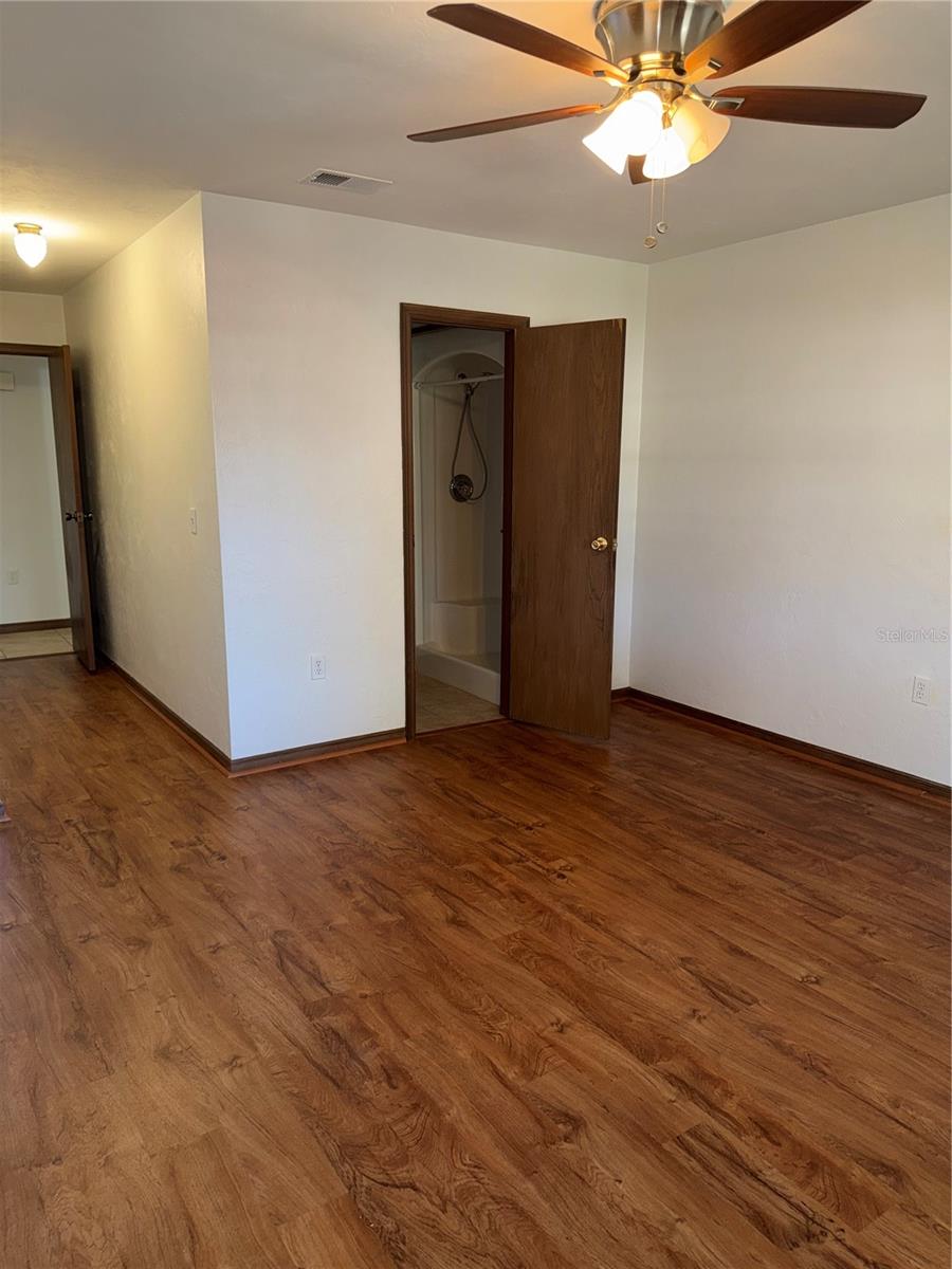 Image 18 of 36 For 1007 Marlboro Drive