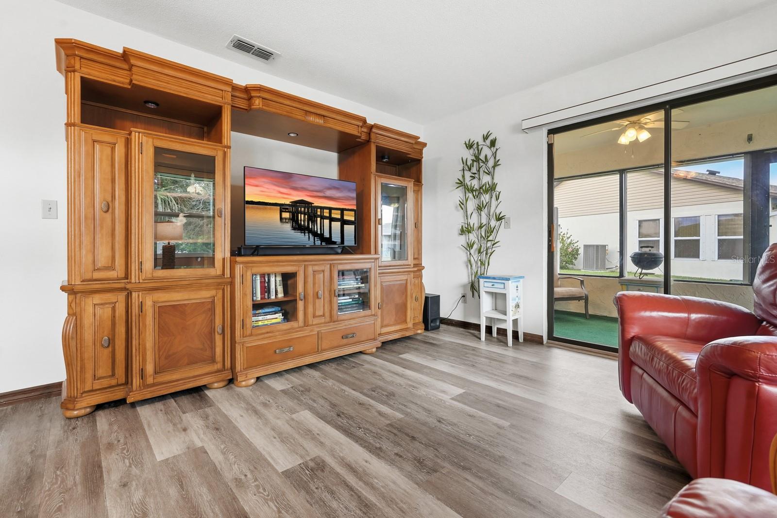 Image 21 of 46 For 33 Ocean Breeze Circle