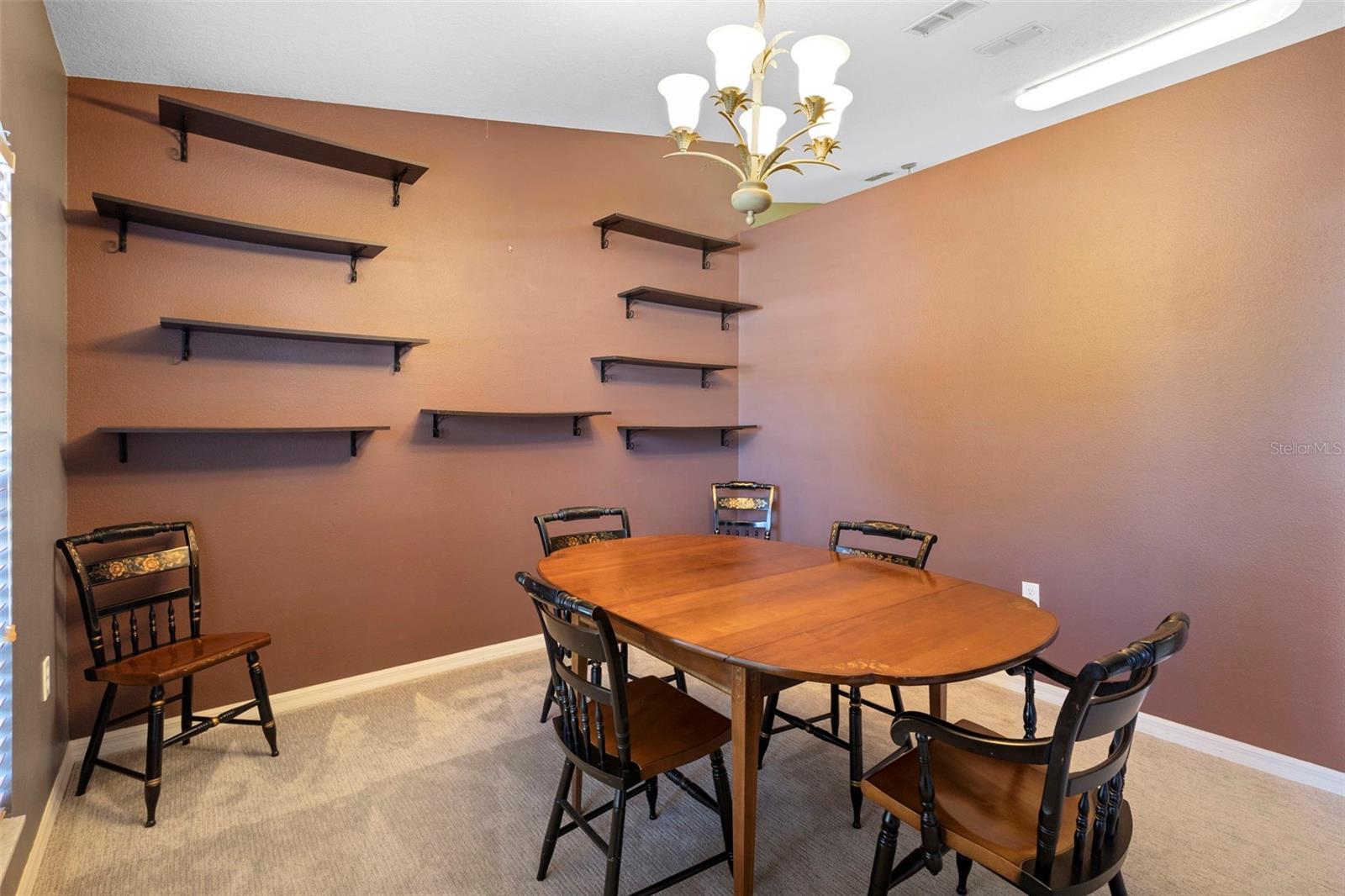 Image 10 of 43 For 606 White Oak Way