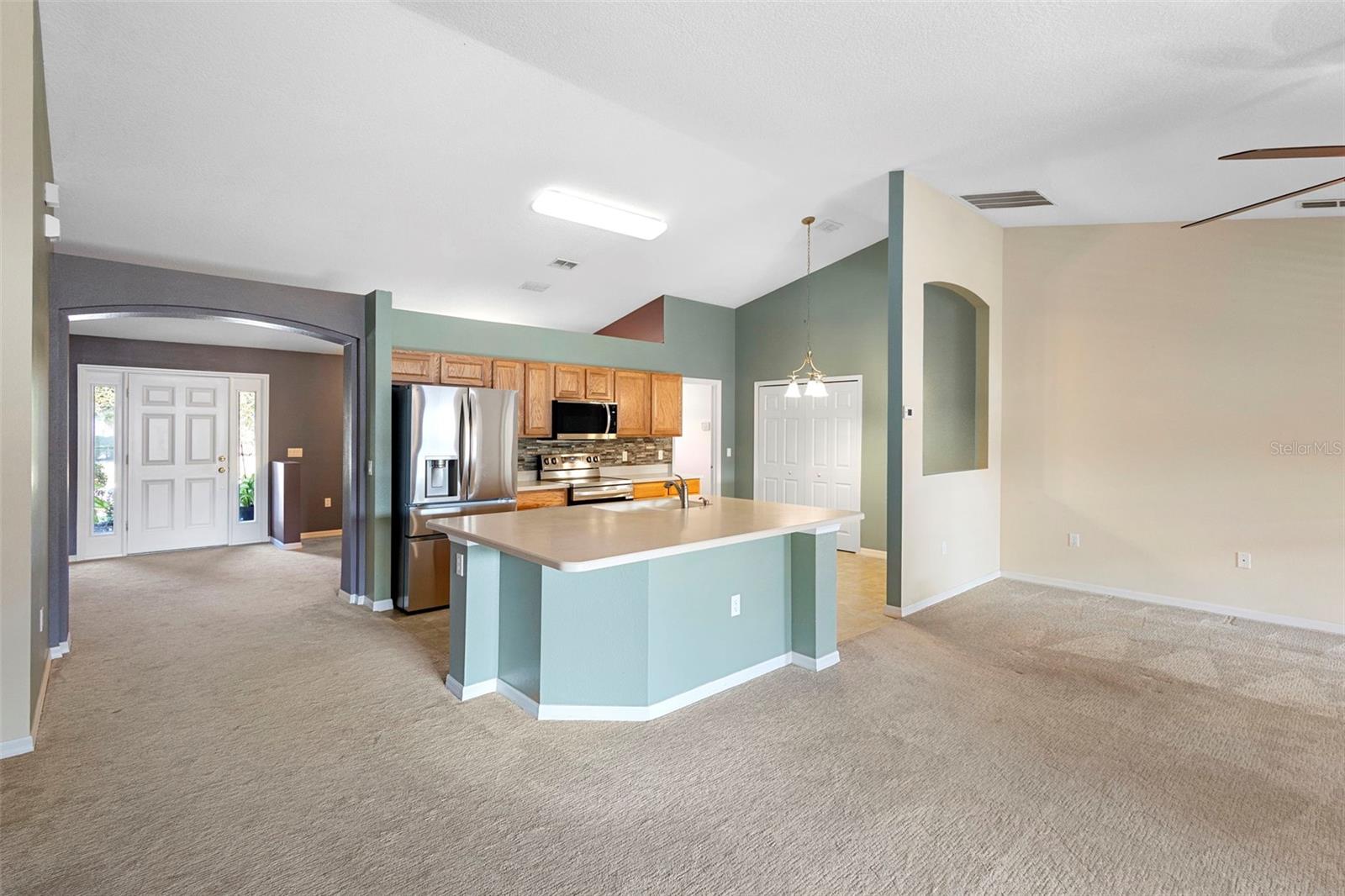 Image 14 of 43 For 606 White Oak Way