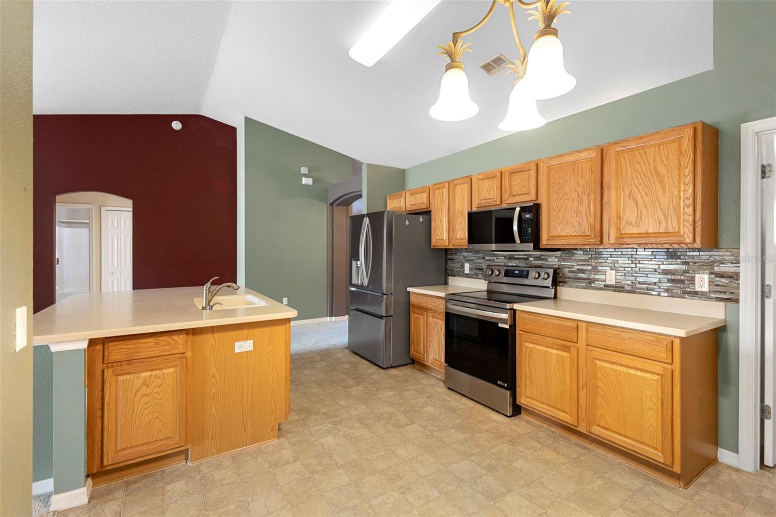 Image 19 of 43 For 606 White Oak Way