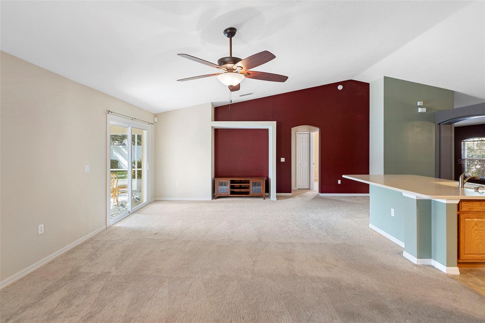 Image 21 of 43 For 606 White Oak Way