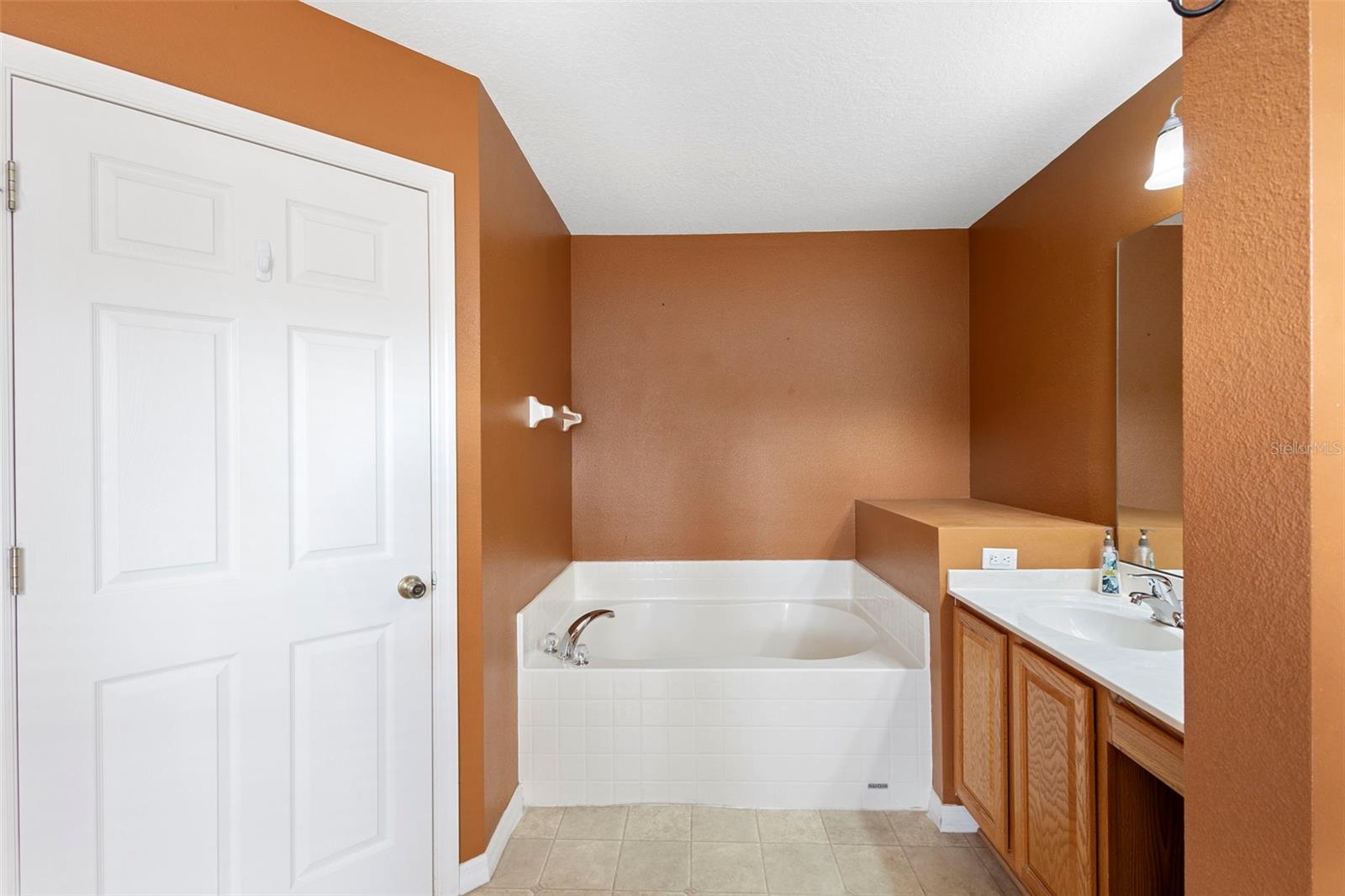 Image 30 of 43 For 606 White Oak Way