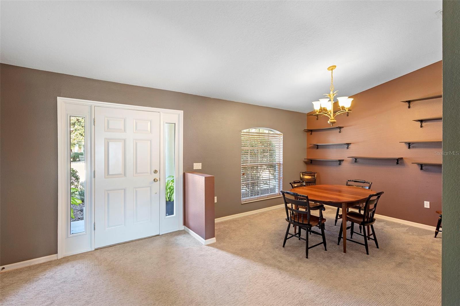 Image 9 of 43 For 606 White Oak Way