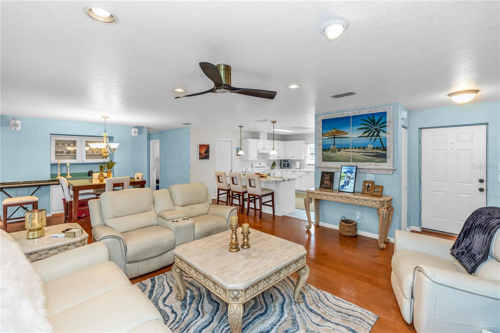 Image 14 of 44 For 209 Oakapple Trail