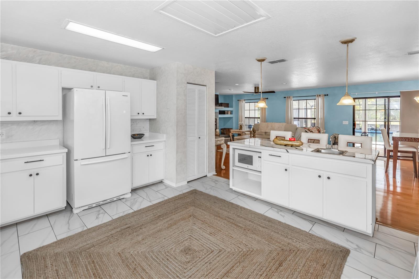 Image 18 of 44 For 209 Oakapple Trail