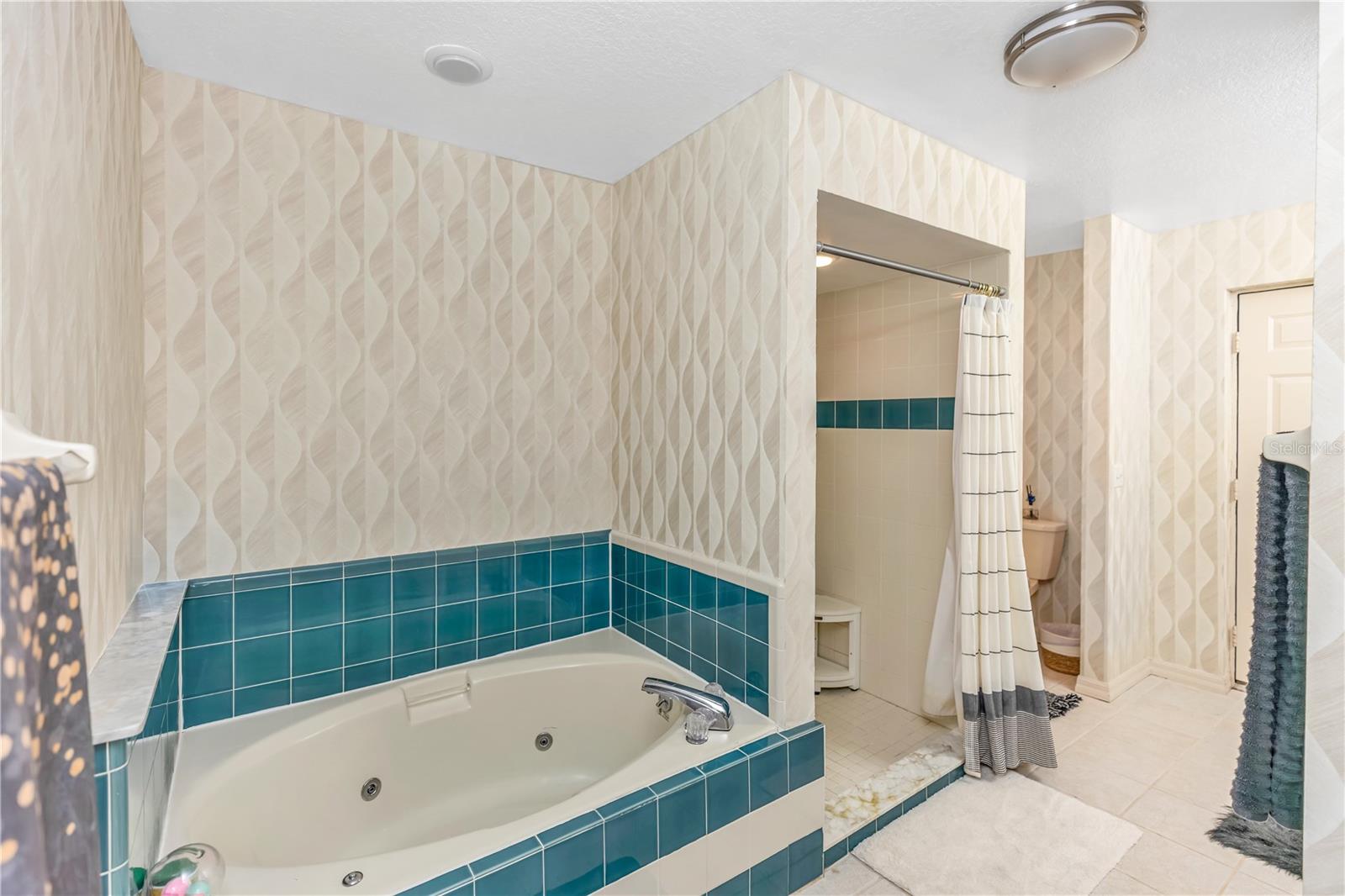 Image 23 of 44 For 209 Oakapple Trail