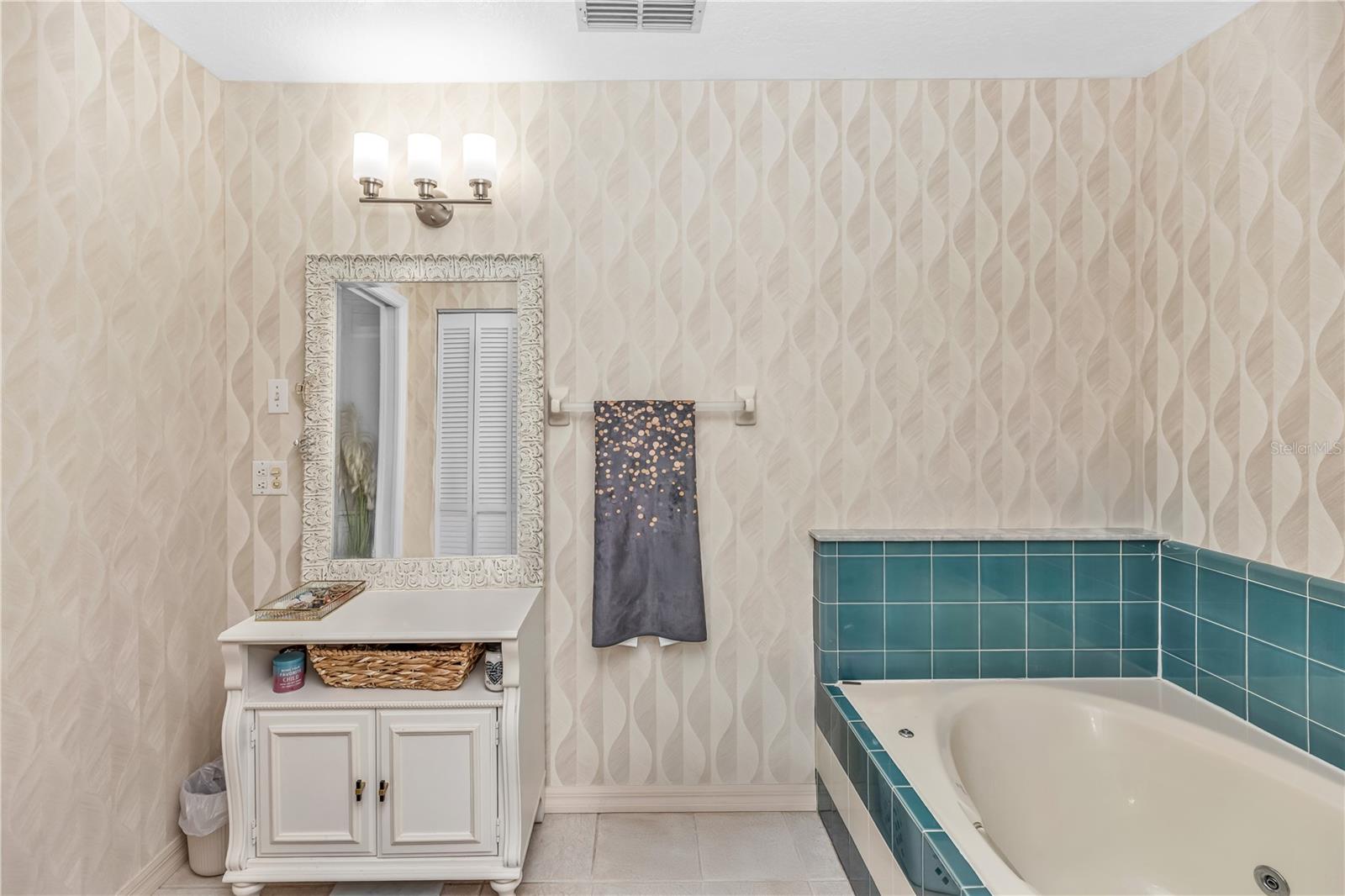 Image 24 of 44 For 209 Oakapple Trail