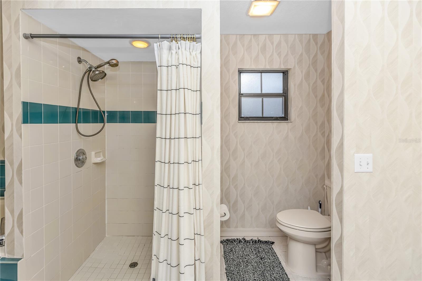 Image 26 of 44 For 209 Oakapple Trail