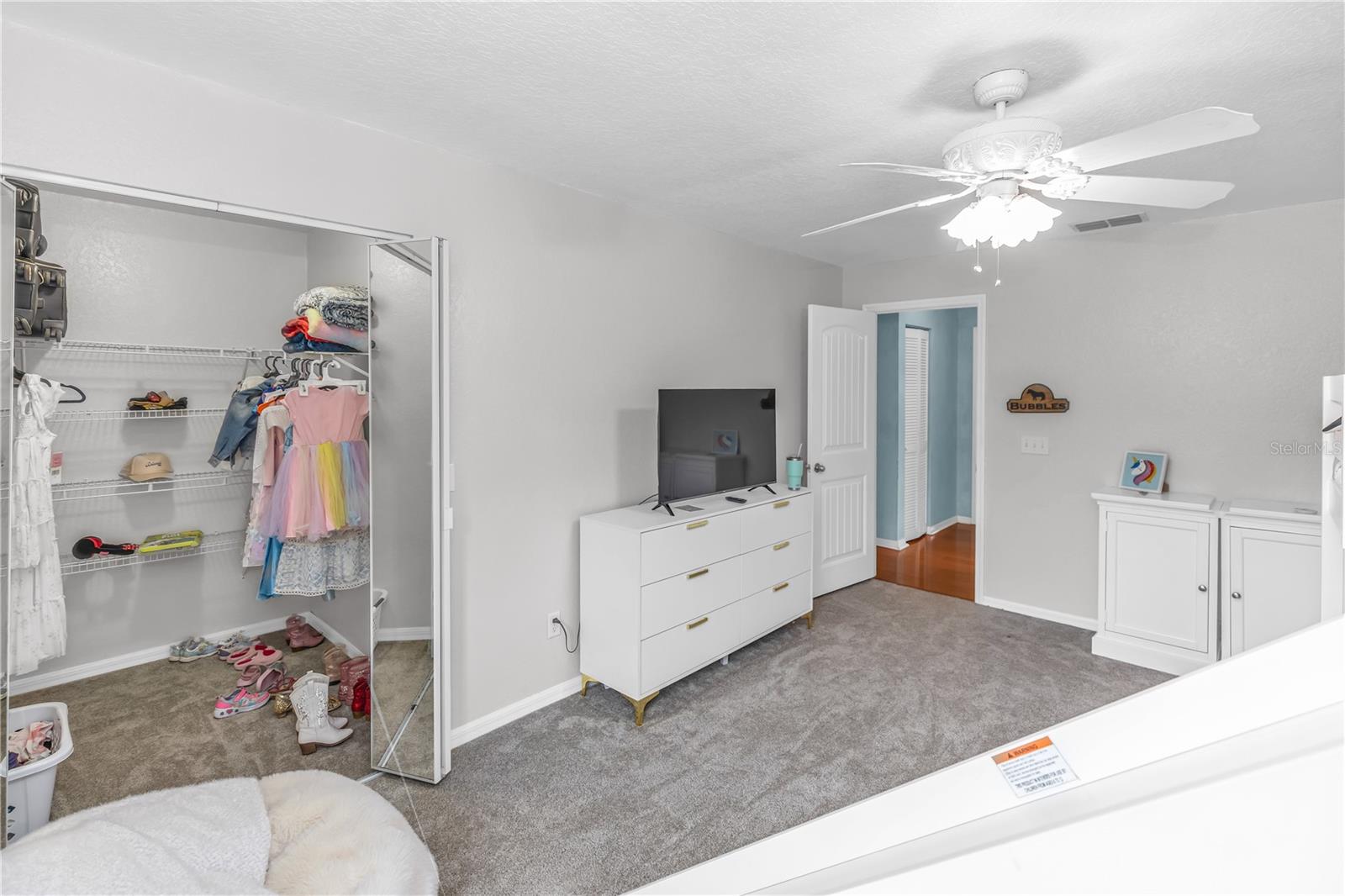 Image 32 of 44 For 209 Oakapple Trail