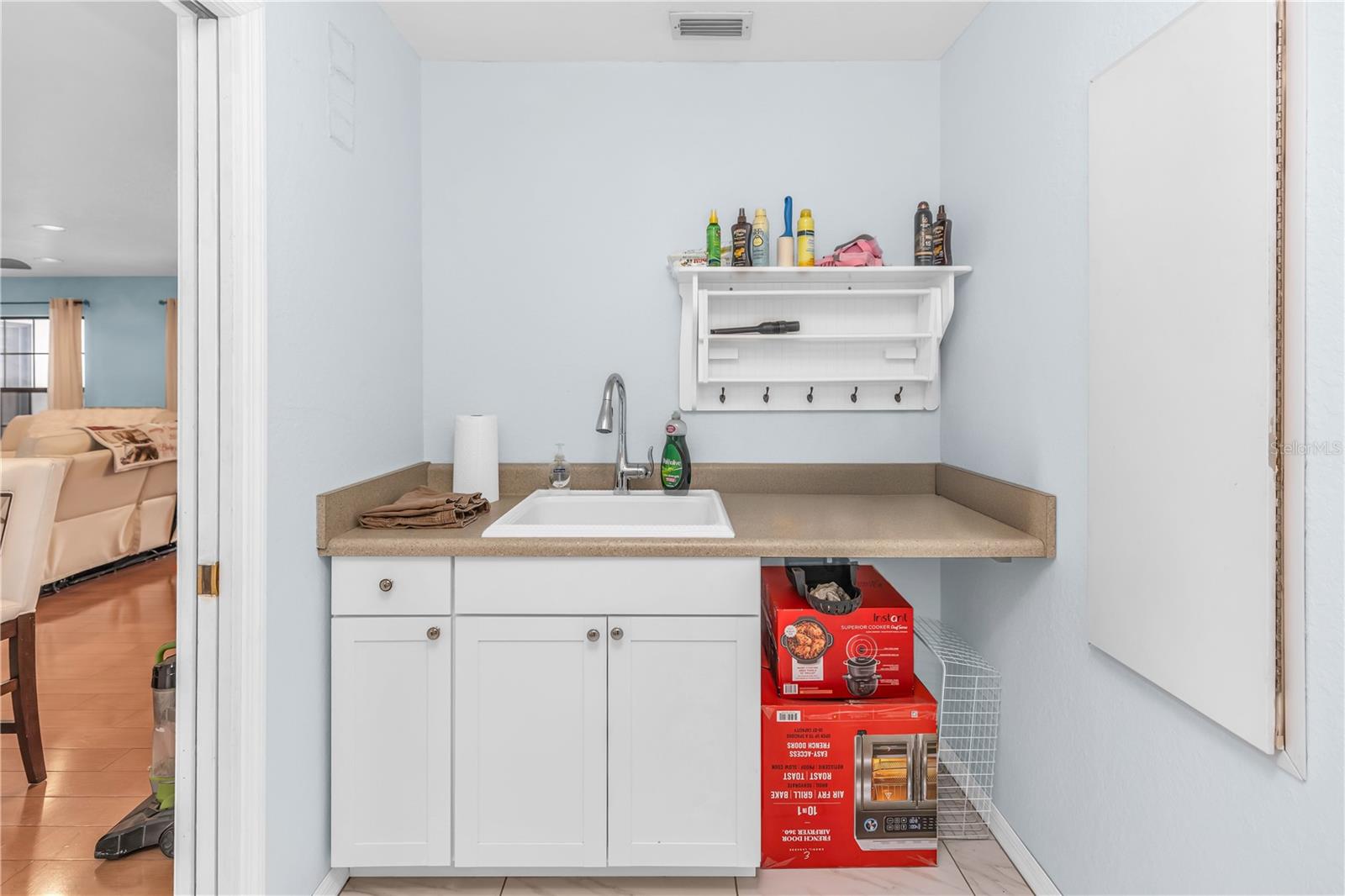 Image 34 of 44 For 209 Oakapple Trail