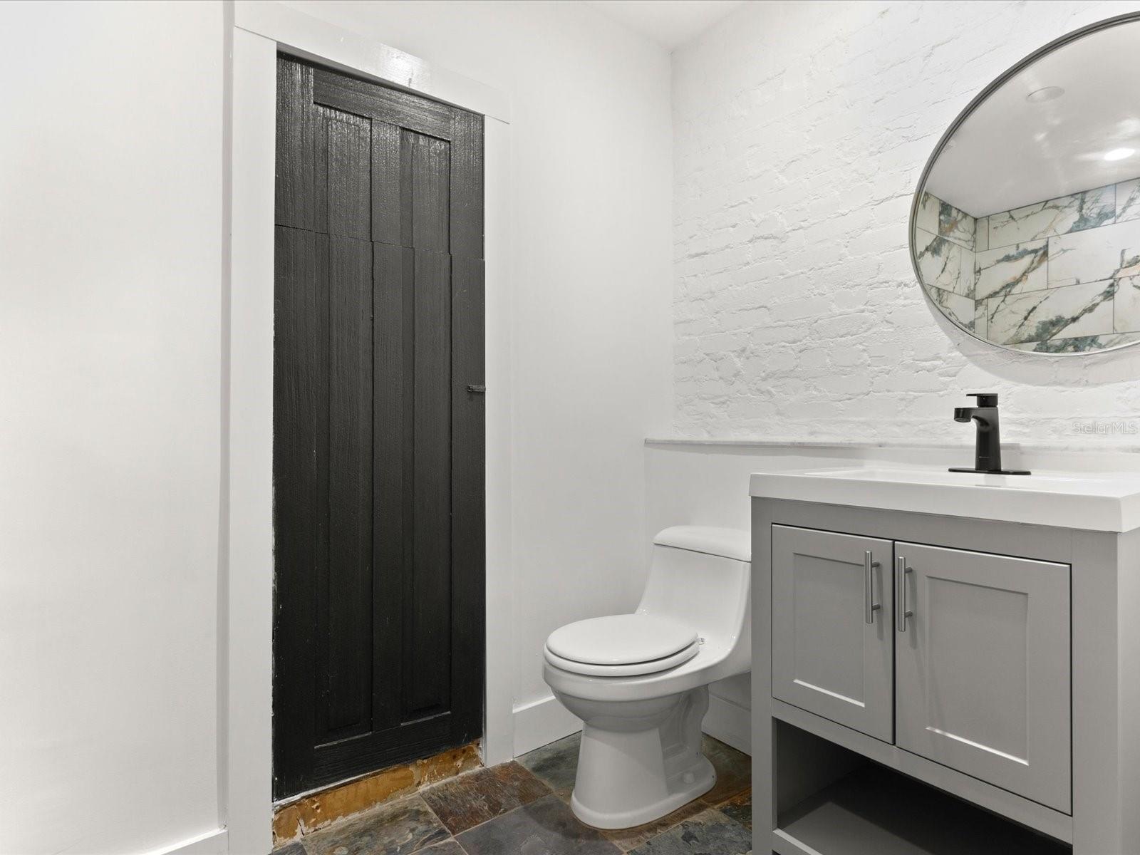 Image 11 of 68 For 307 Palmetto Avenue