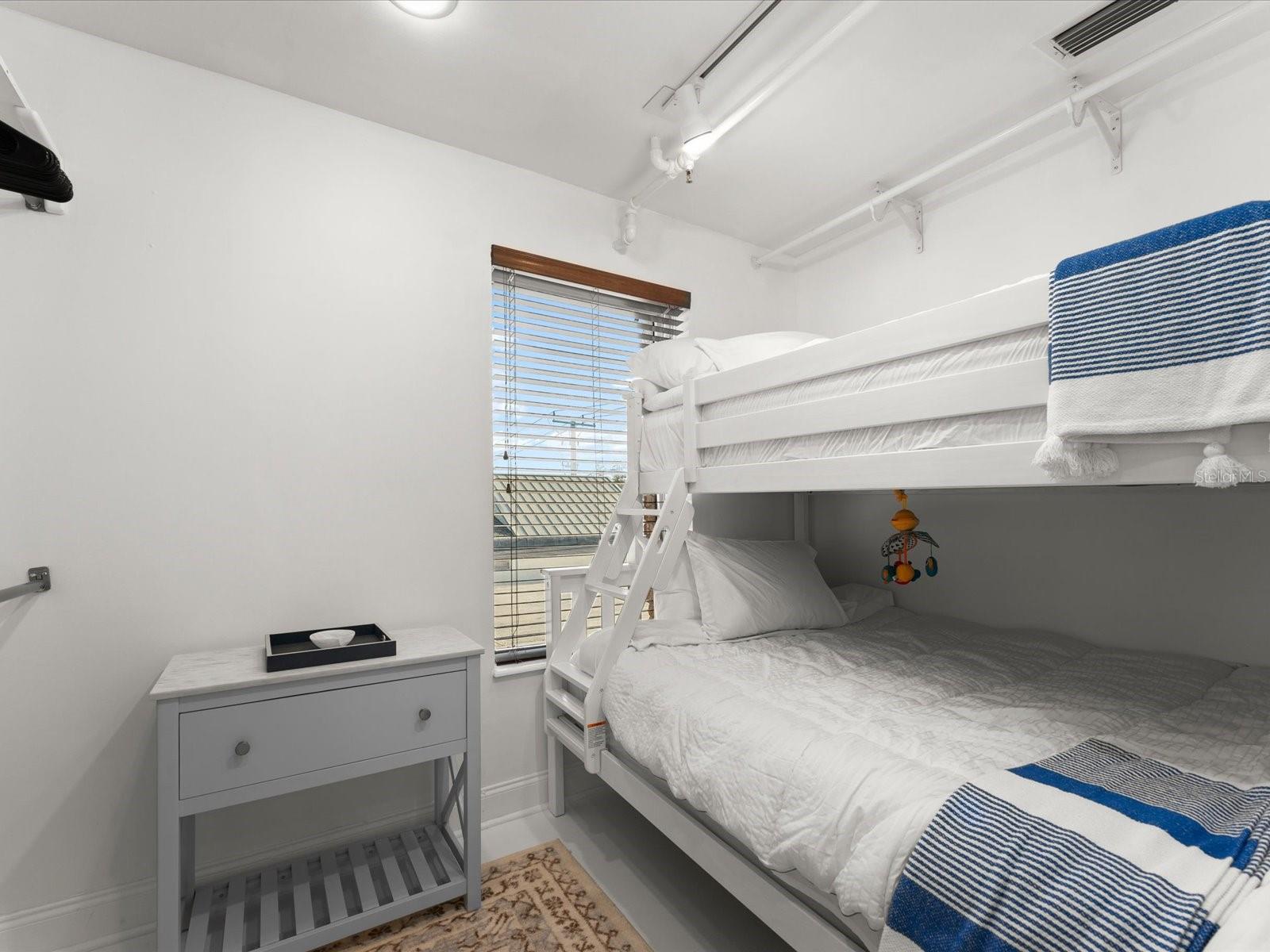 Image 27 of 68 For 307 Palmetto Avenue