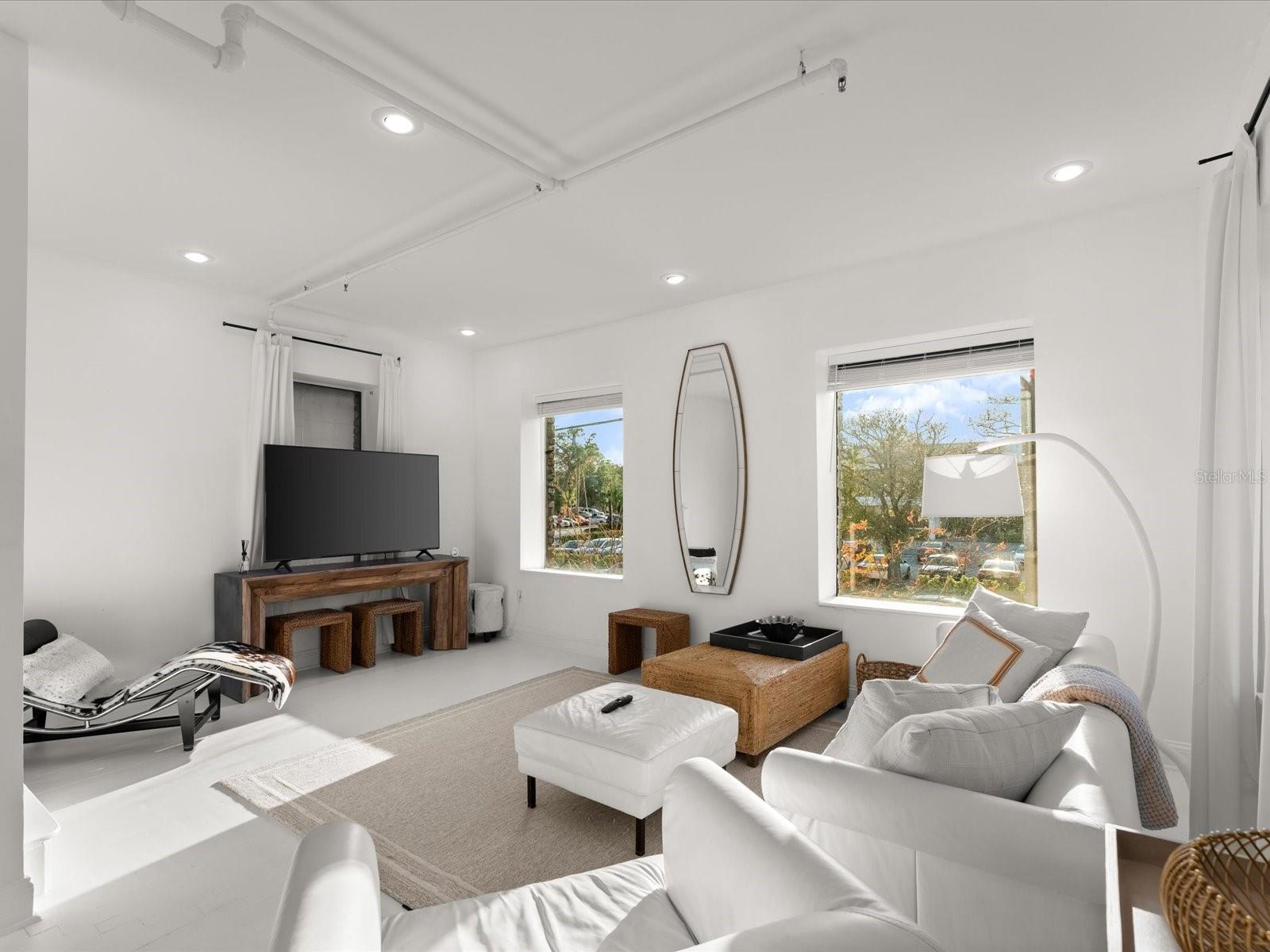 Image 32 of 68 For 307 Palmetto Avenue