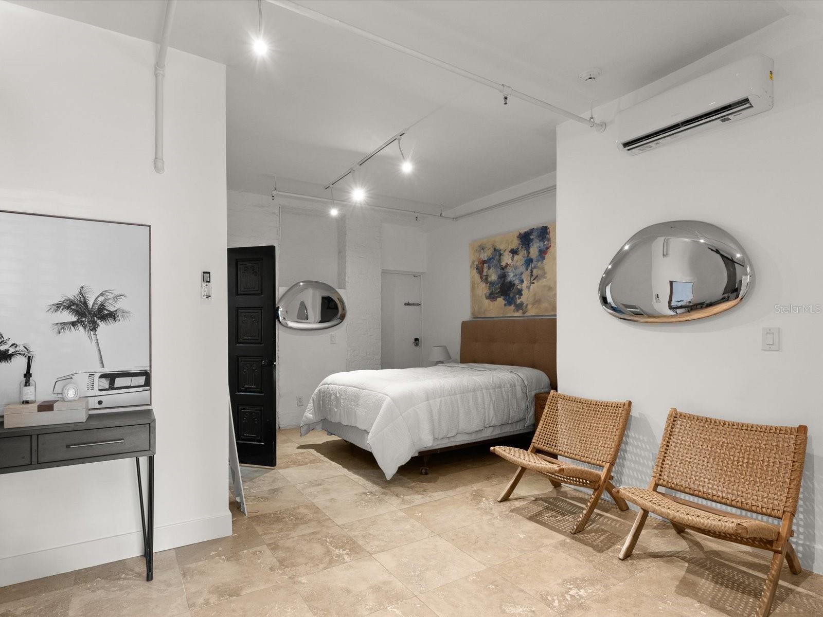 Image 7 of 68 For 307 Palmetto Avenue