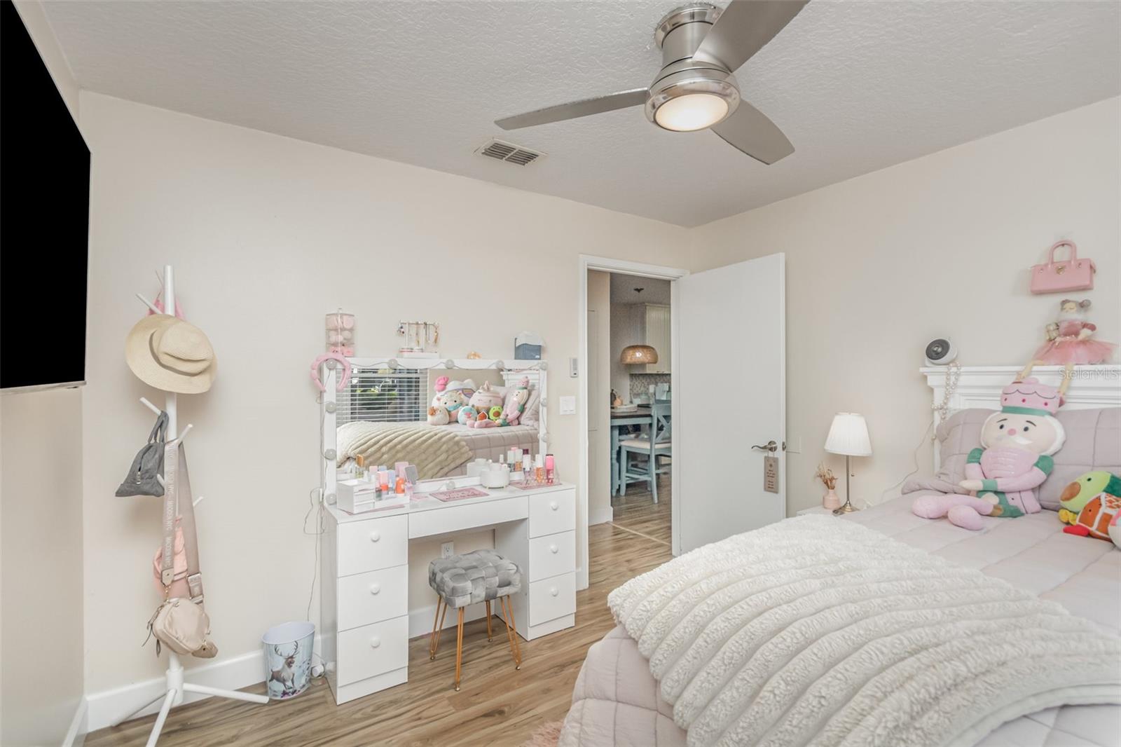 Image 13 of 20 For 712 Secret Harbor Lane 104