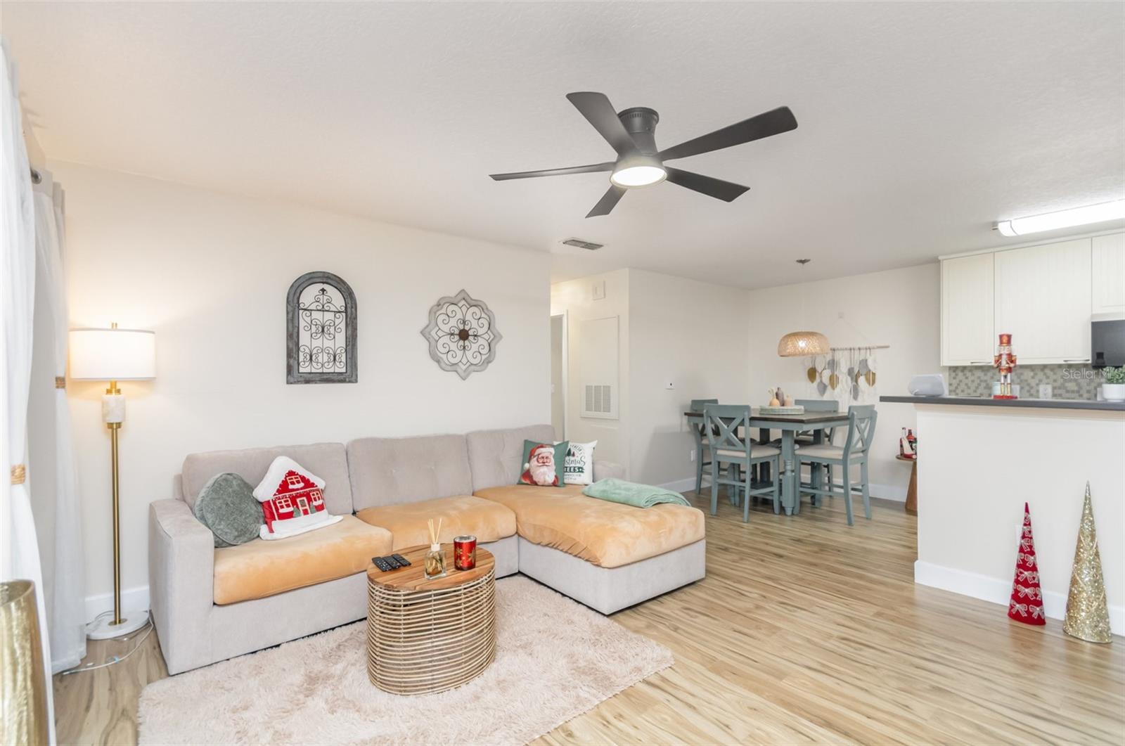 Image 4 of 20 For 712 Secret Harbor Lane 104