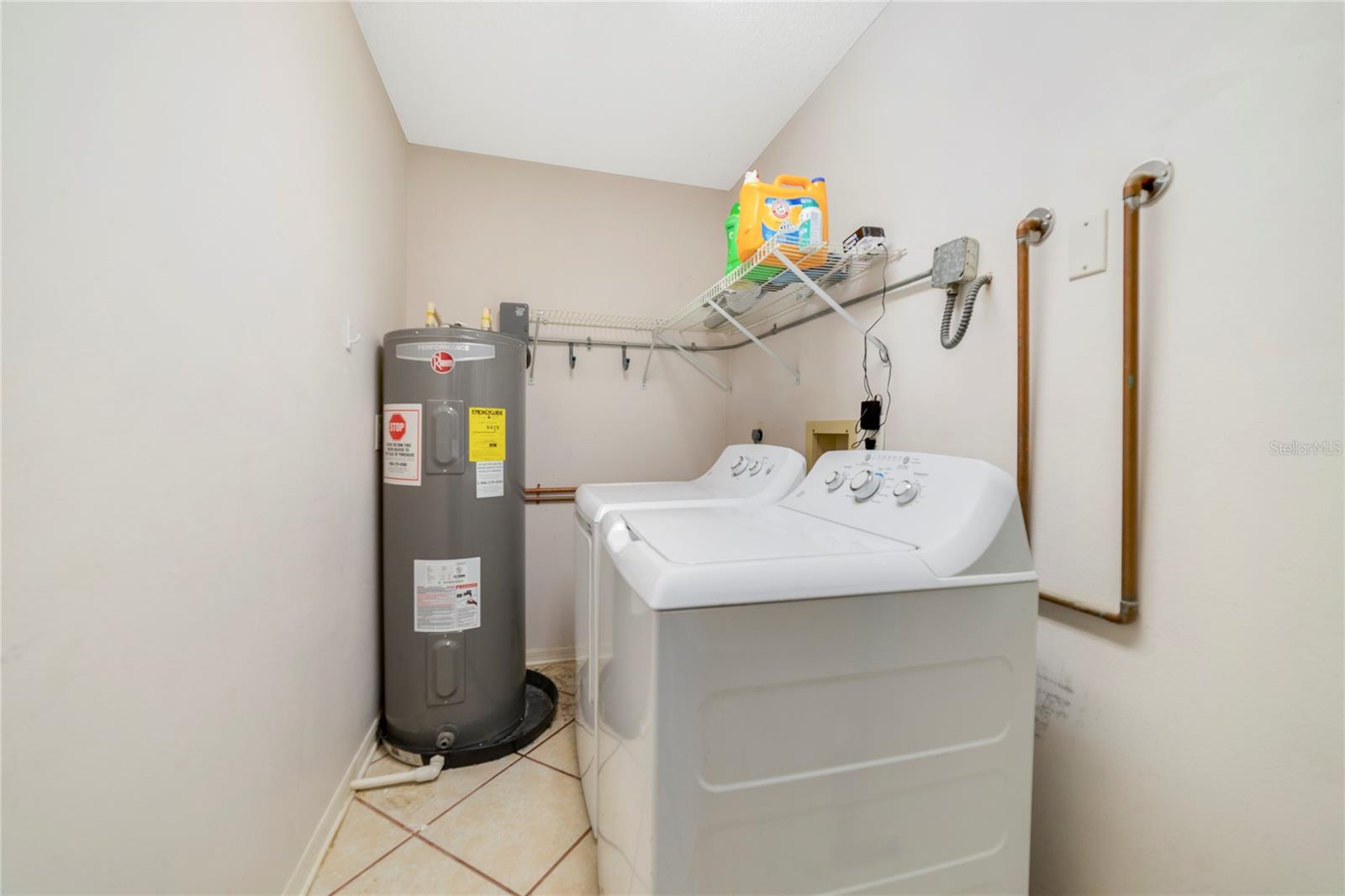 Image 24 of 34 For 906 Village Green Road