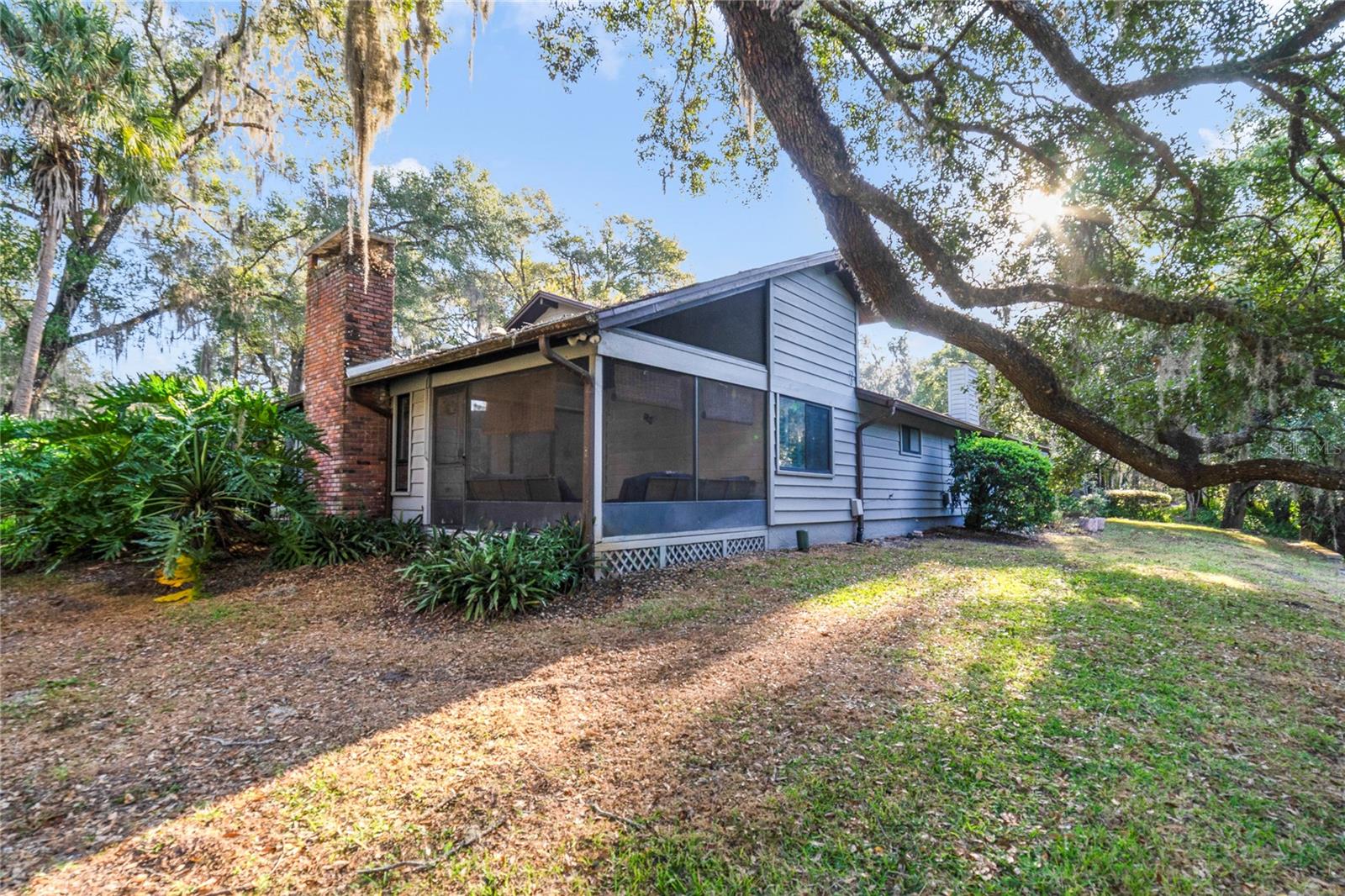 Image 29 of 34 For 906 Village Green Road