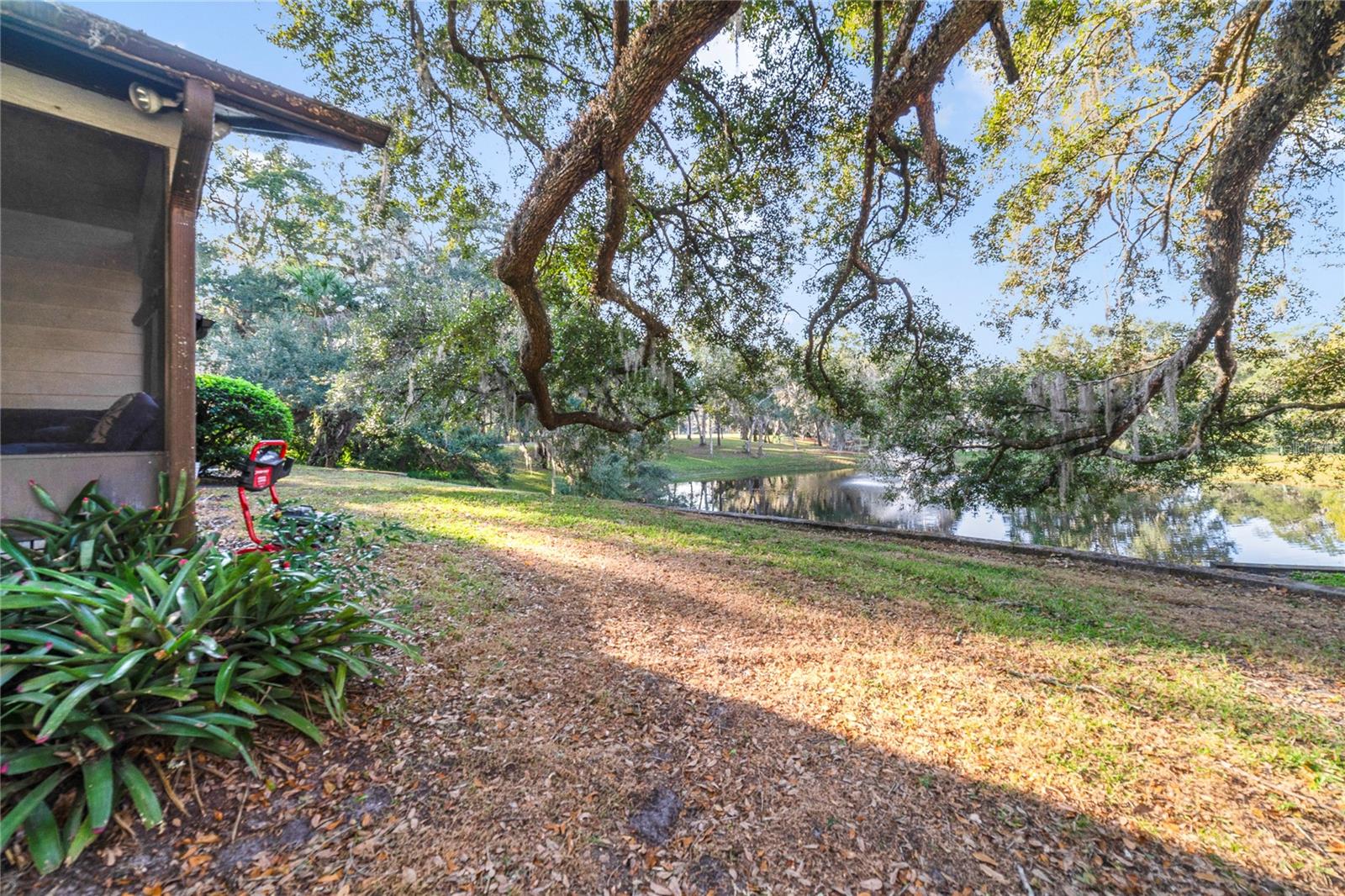 Image 30 of 34 For 906 Village Green Road