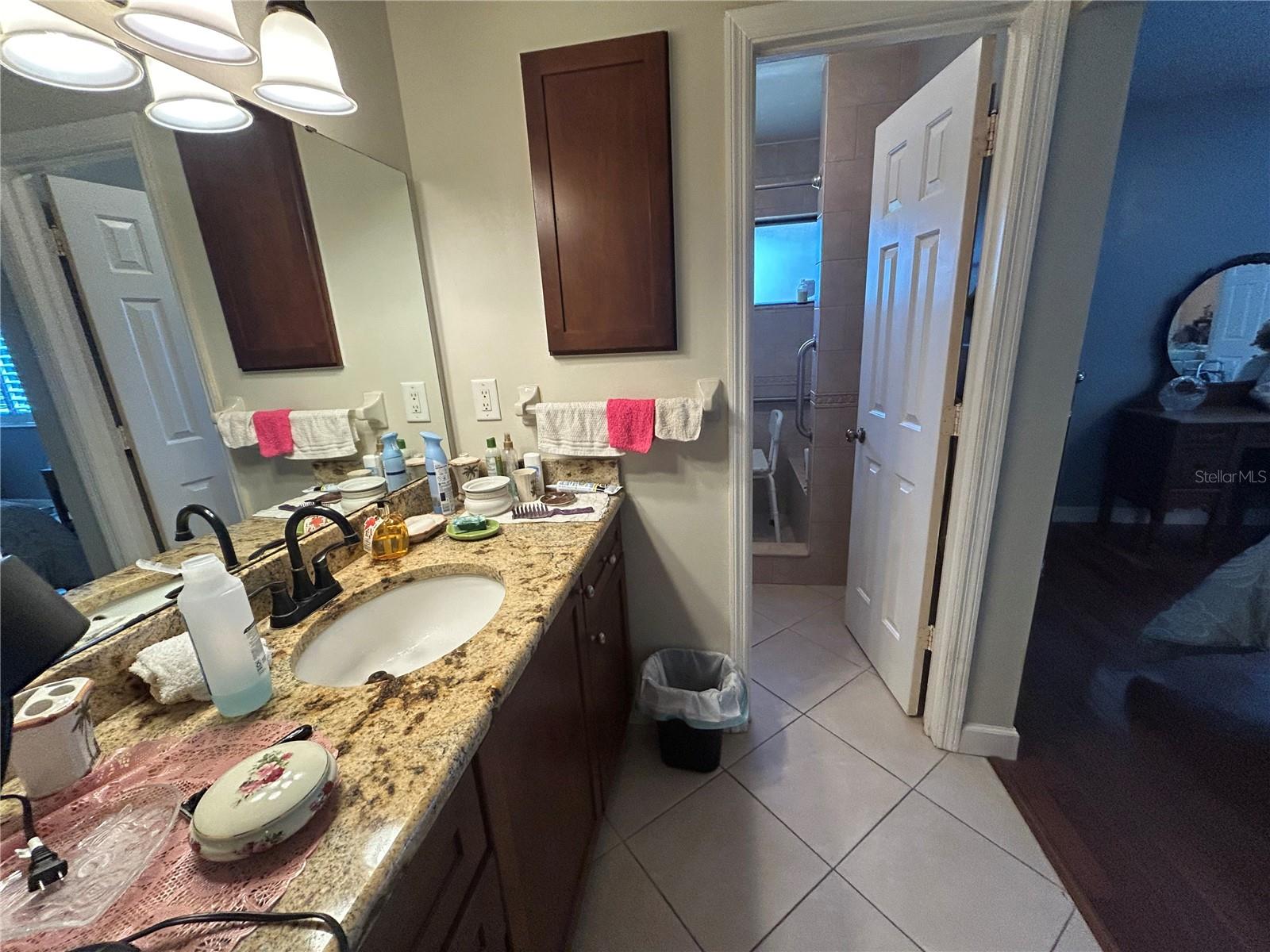 Image 6 of 34 For 906 Village Green Road