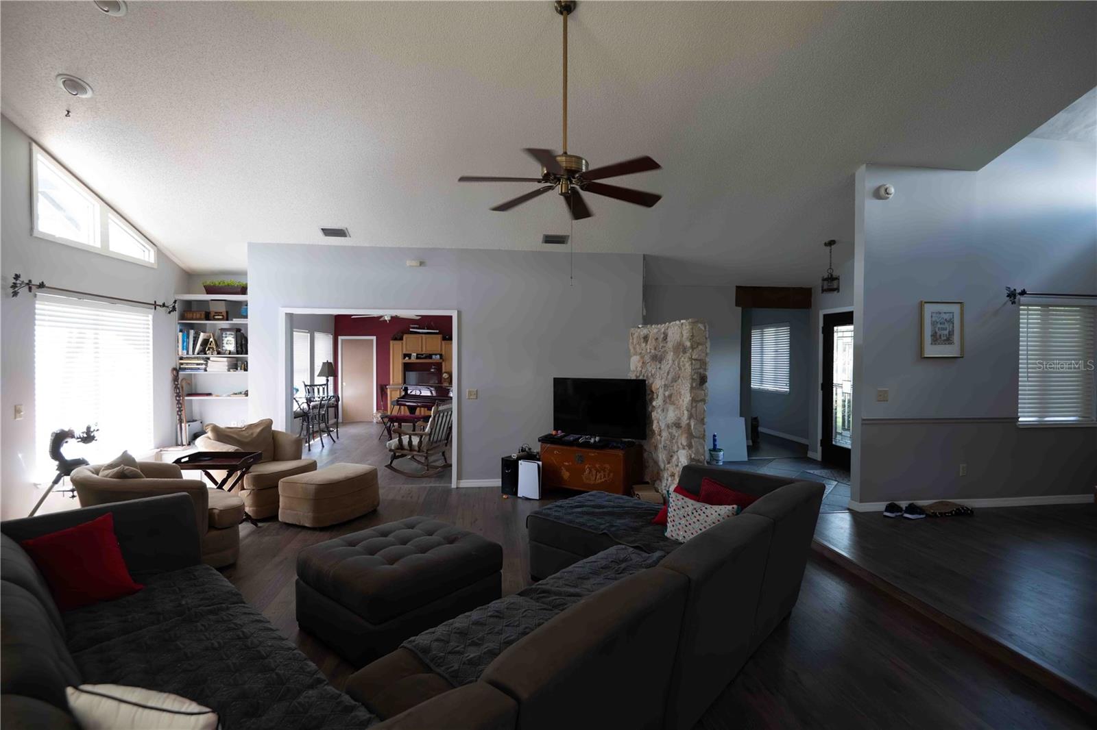 Image 10 of 19 For 8033 Via Hermosa Street