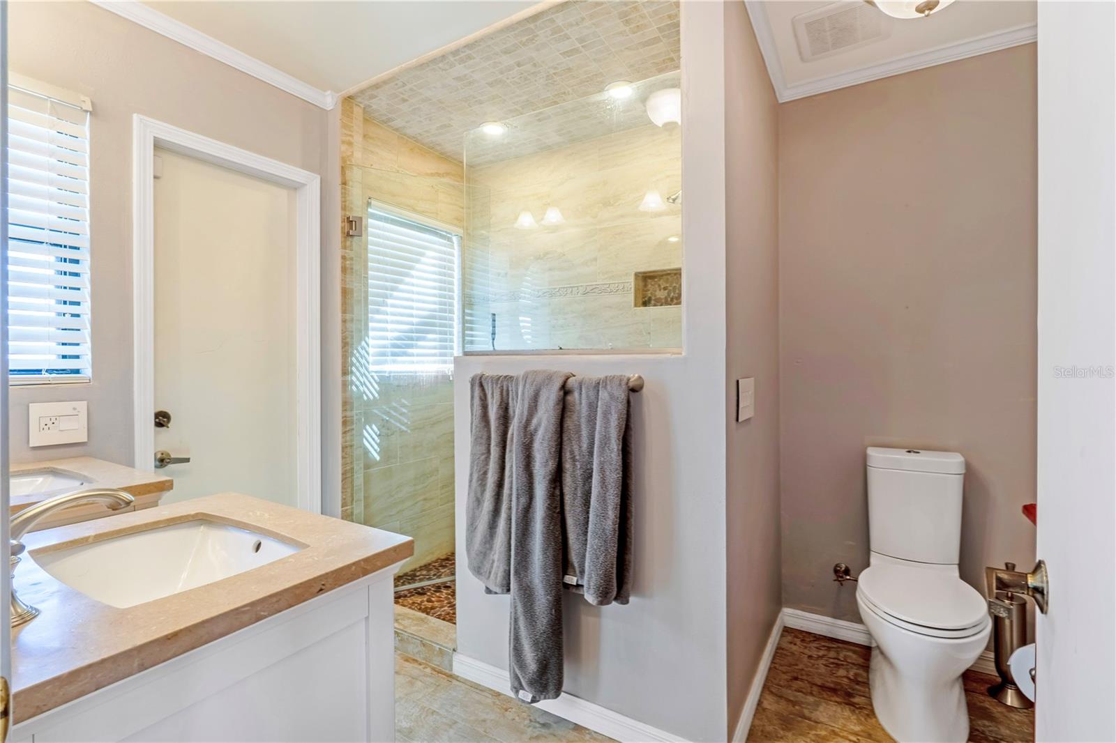 Image 25 of 33 For 8033 Via Hermosa Street