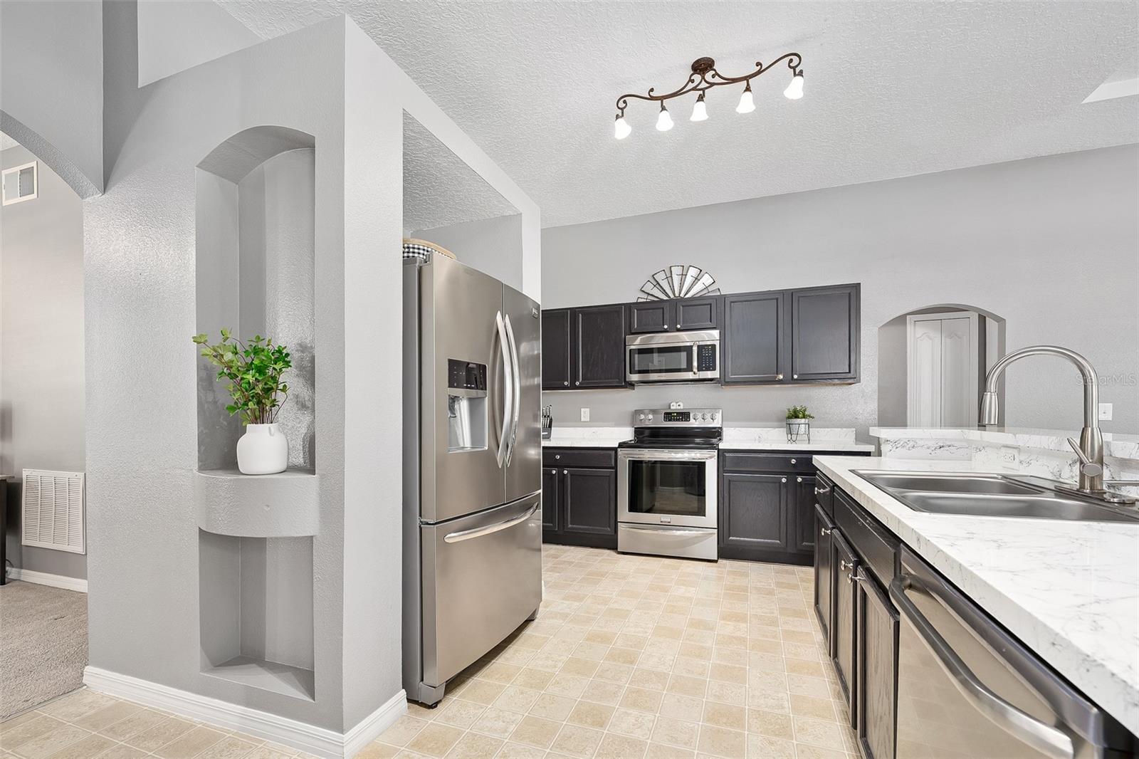 Image 10 of 39 For 635 Deland Avenue