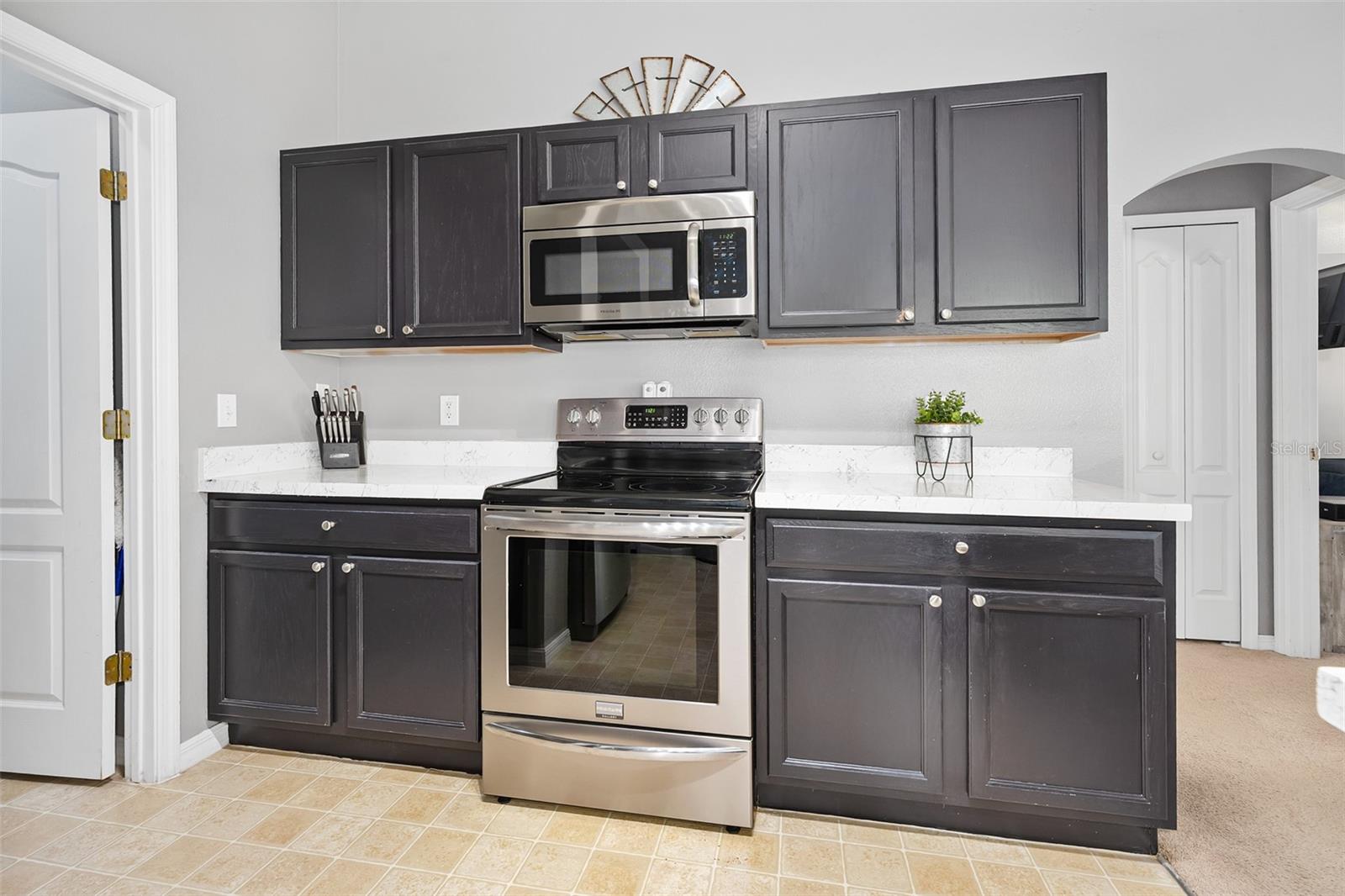 Image 13 of 39 For 635 Deland Avenue