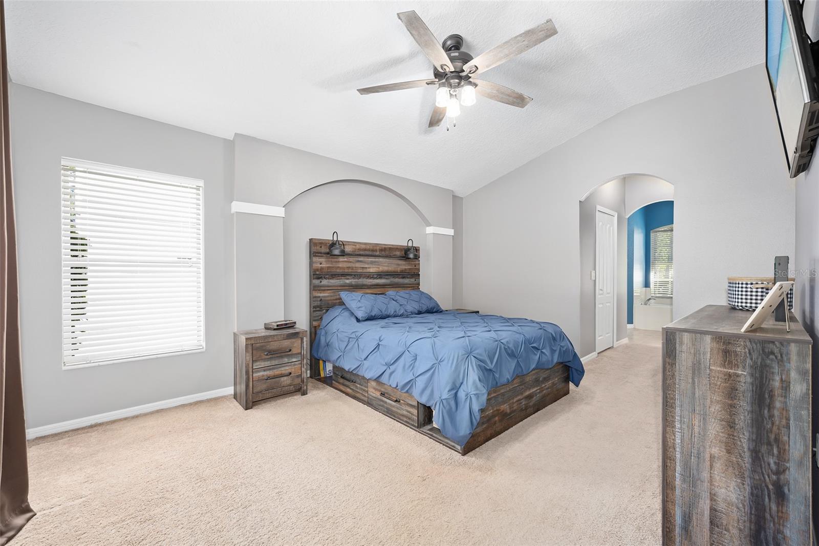 Image 16 of 39 For 635 Deland Avenue