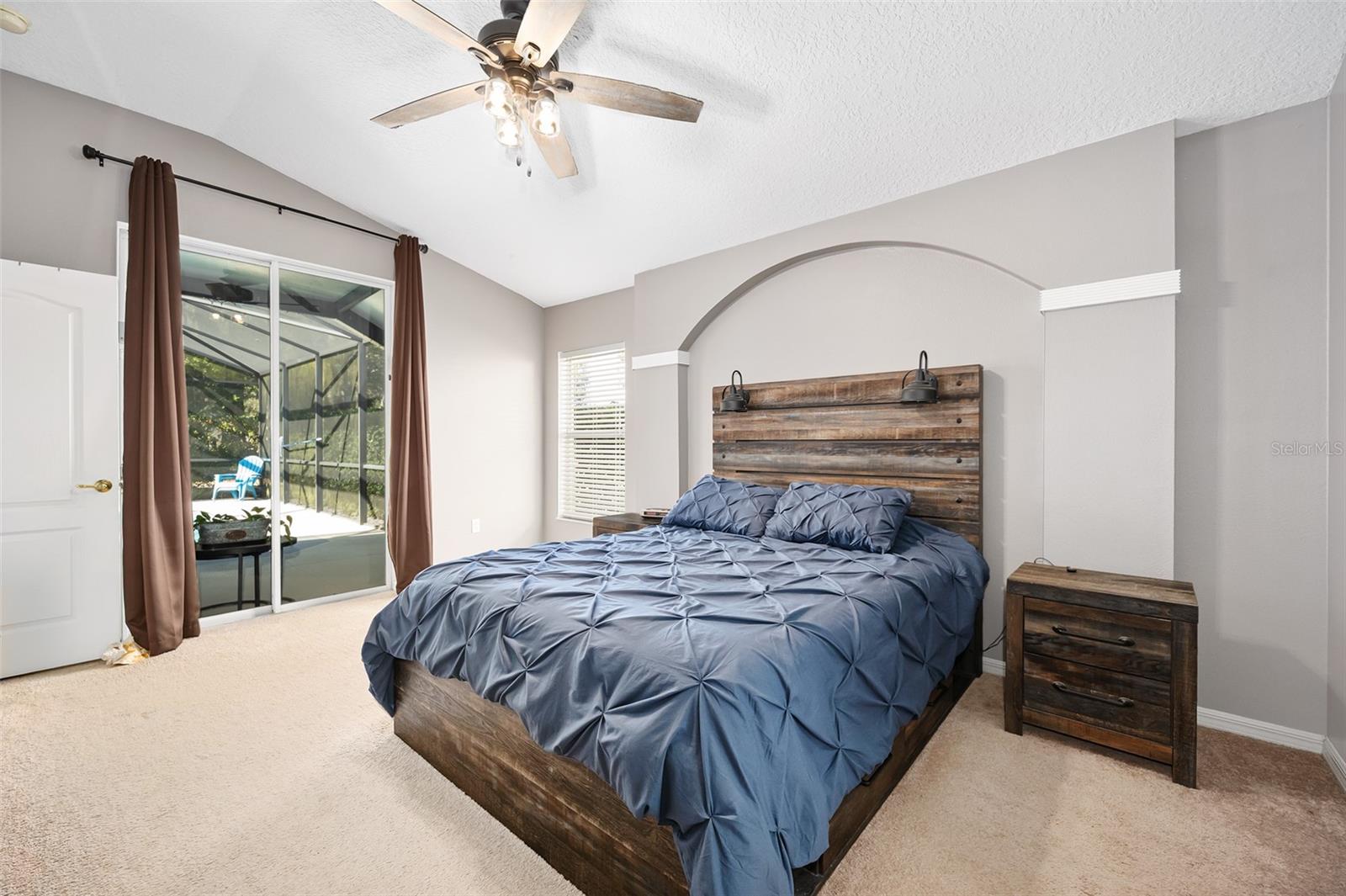 Image 18 of 39 For 635 Deland Avenue